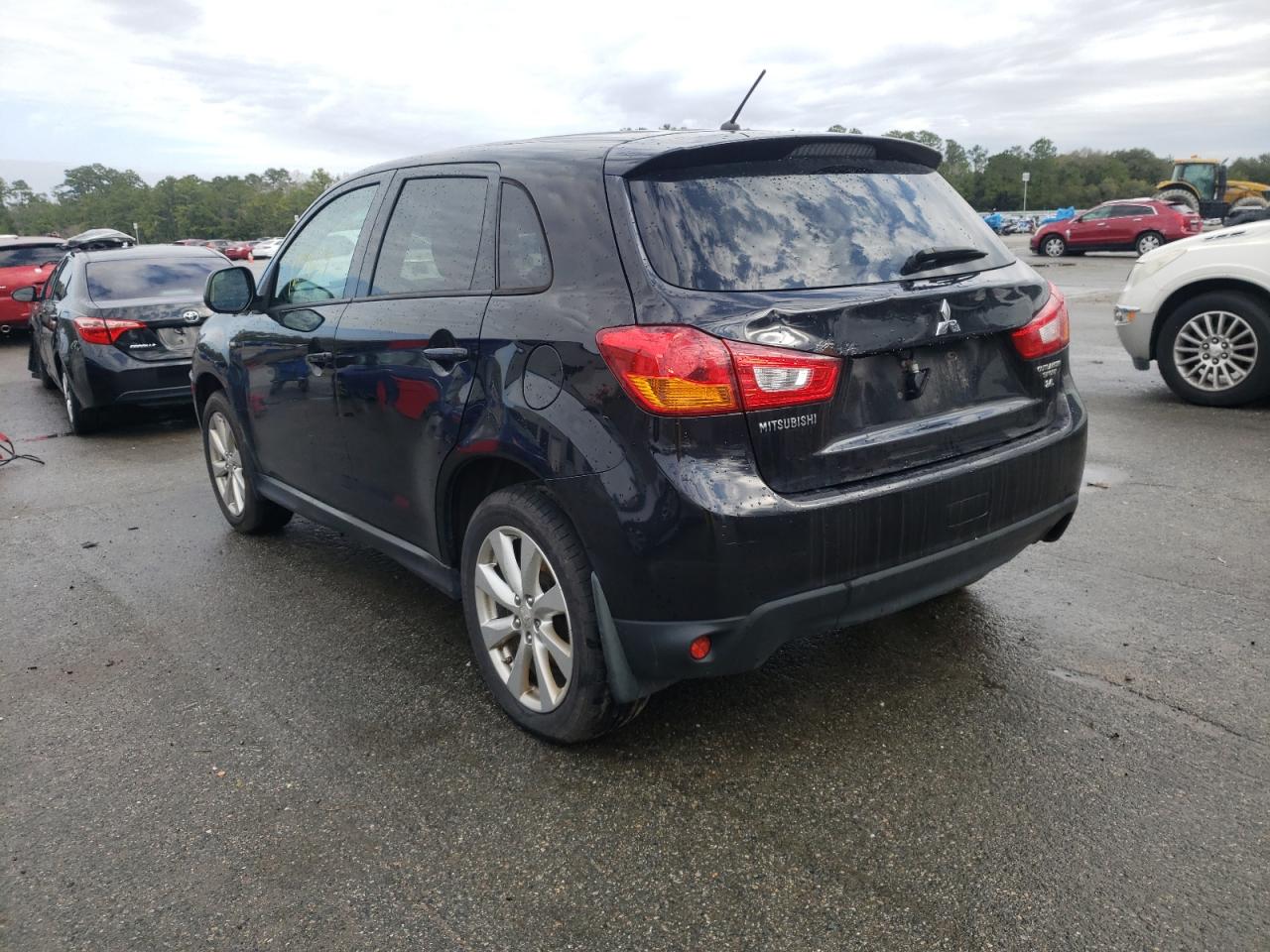 Photo 3 from auction – 2015 MITSUBISHI OUTLANDER with VIN 4A4AR3AW9FE041696