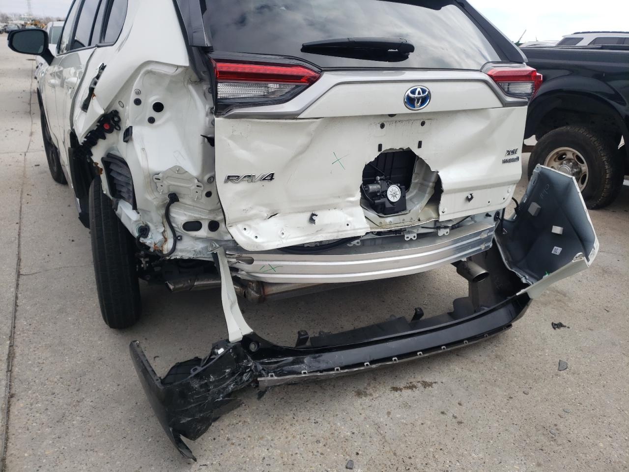 Photo 9 from auction – 2020 TOYOTA RAV4 XSE with VIN 4T3EWRFVXLU001460