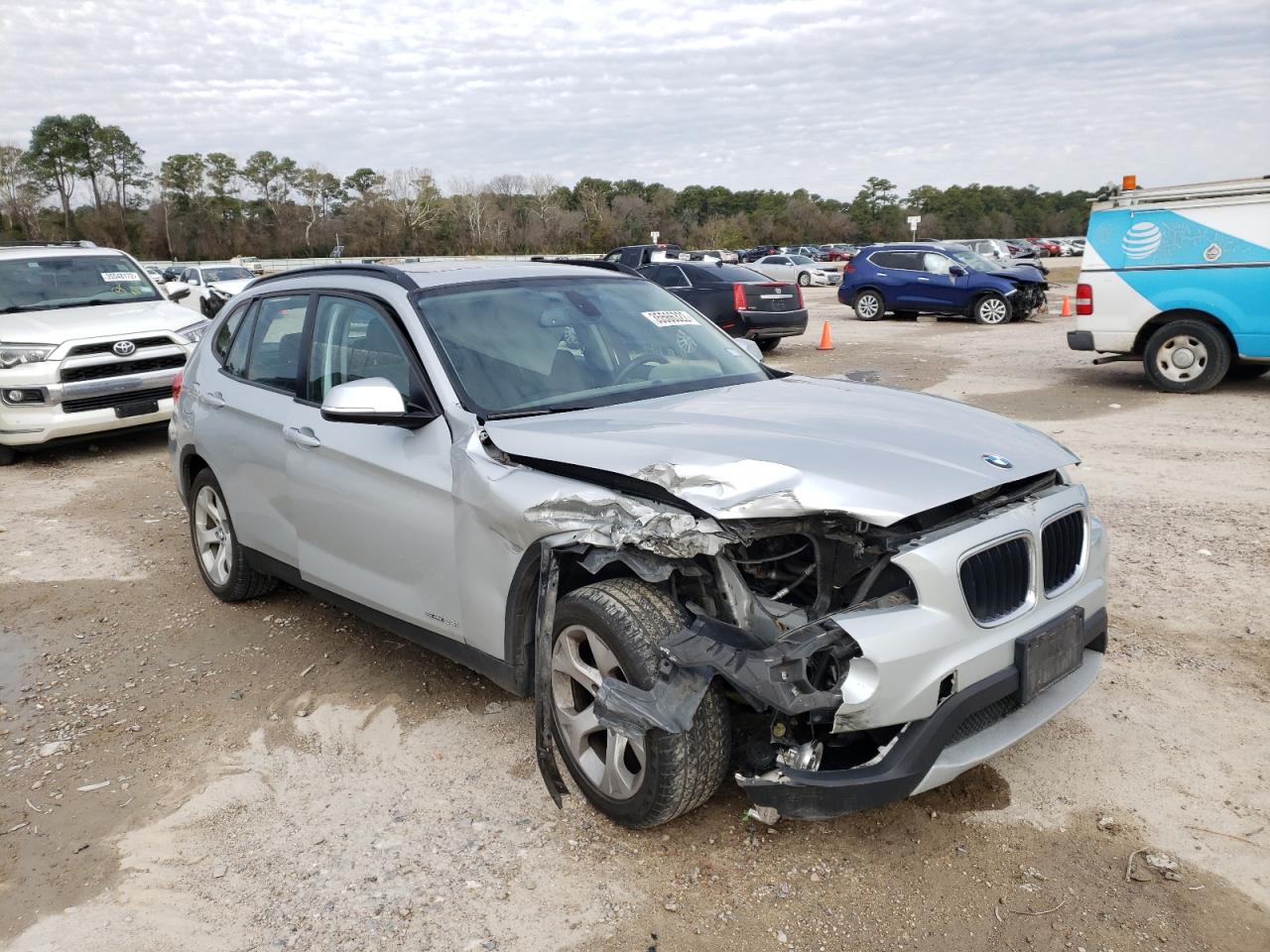 BMW X1 SDRIVE2 2013 with VIN WBAVM1C58DVW42396 - Photo from auction