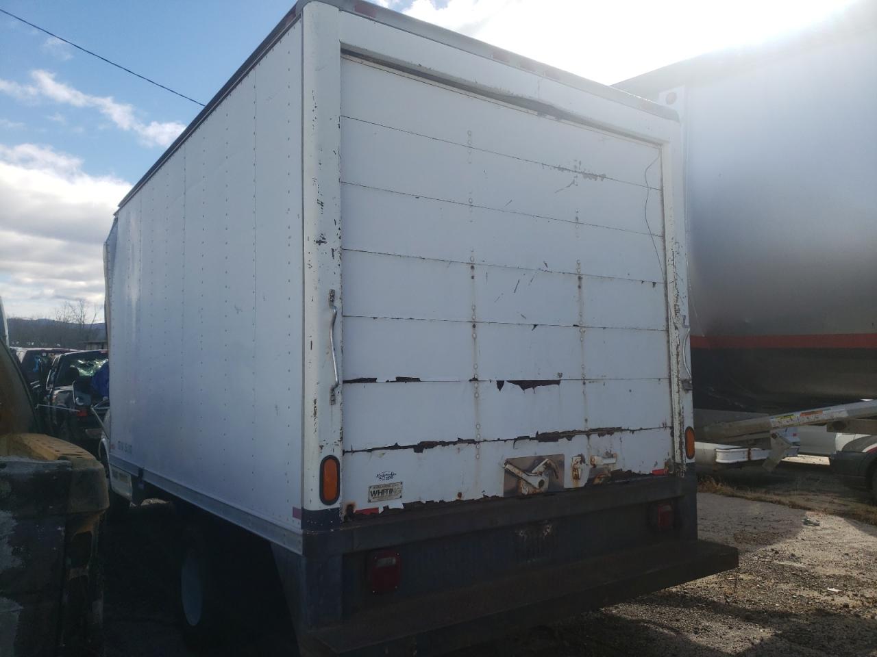 Photo 3 from auction – 2002 CHEVROLET EXPRESS G3 with VIN 1GBJG31F521155987