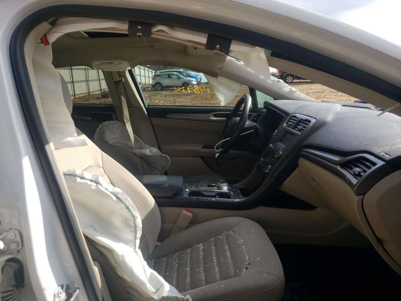 Photo 5 from auction – 2017 FORD FUSION SE with VIN 3FA6P0H74HR143025