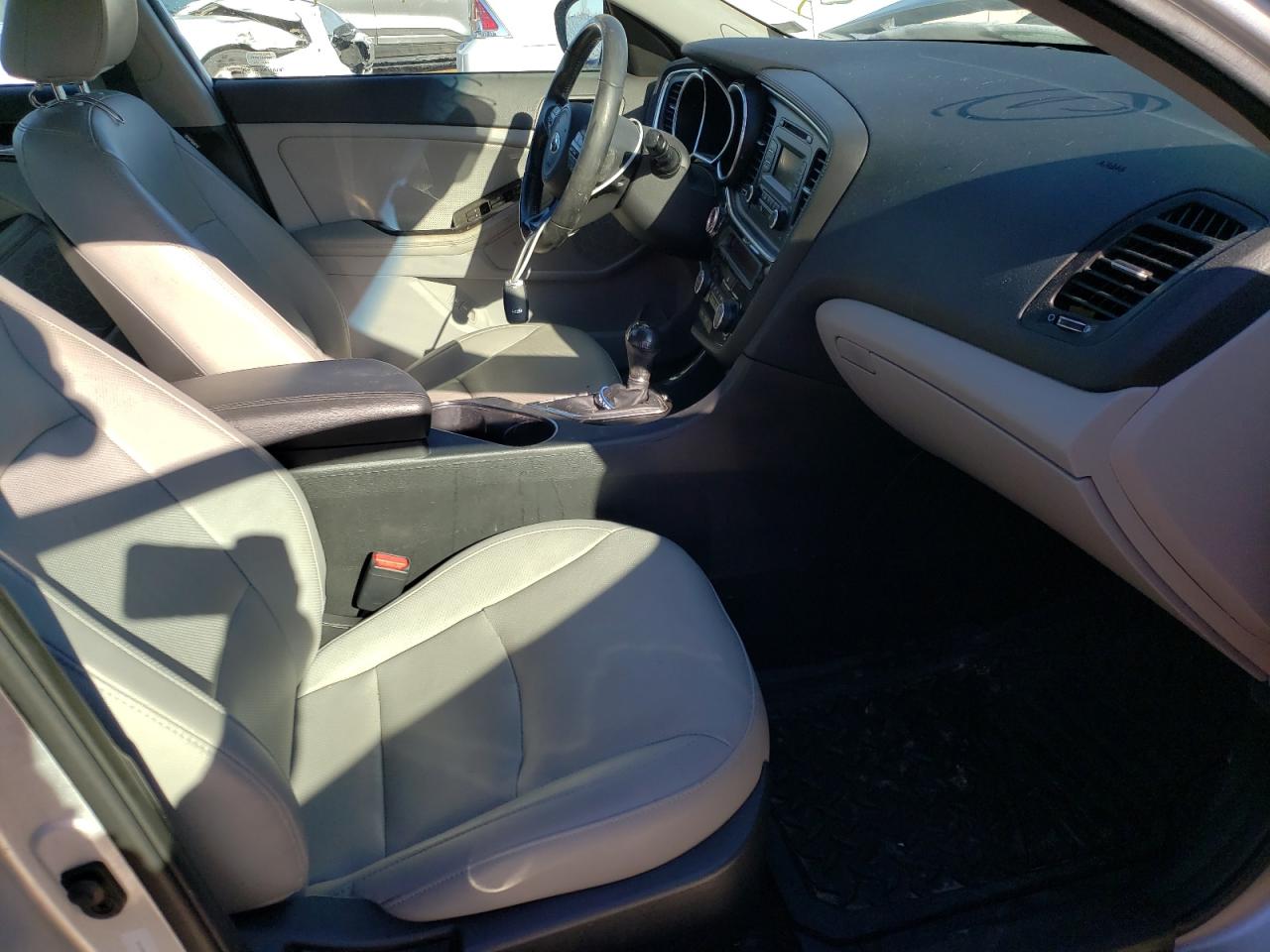 Photo 5 from auction – 2015 KIA OPTIMA EX with VIN 5XXGN4A76FG492348