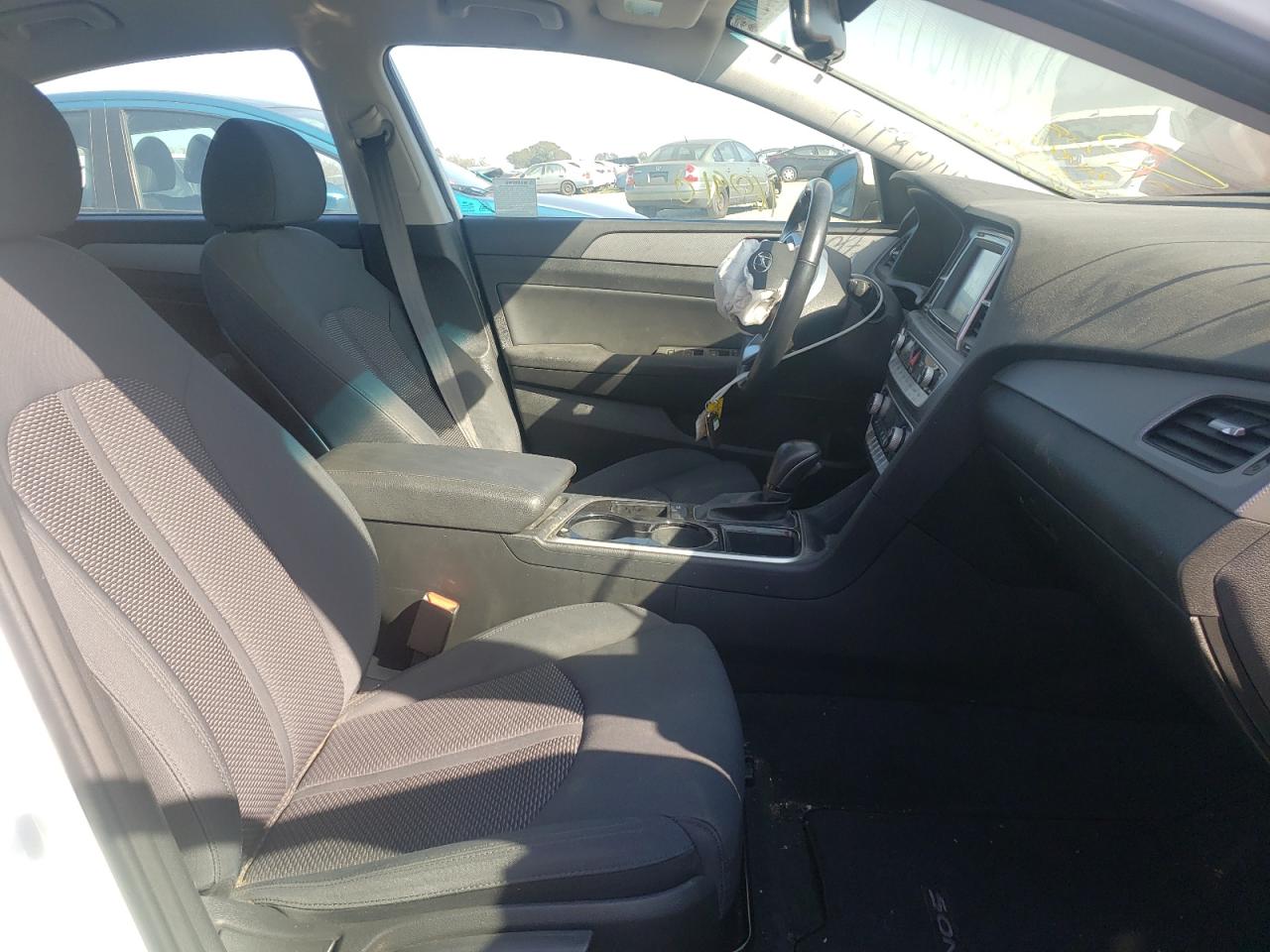 Photo 5 from auction – 2019 HYUNDAI SONATA LIM with VIN 5NPE34AF3KH779228