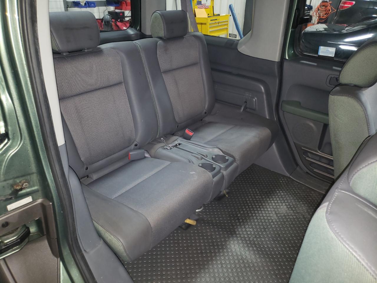 Photo 6 from auction – 2005 HONDA ELEMENT EX with VIN 5J6YH286X5L012799