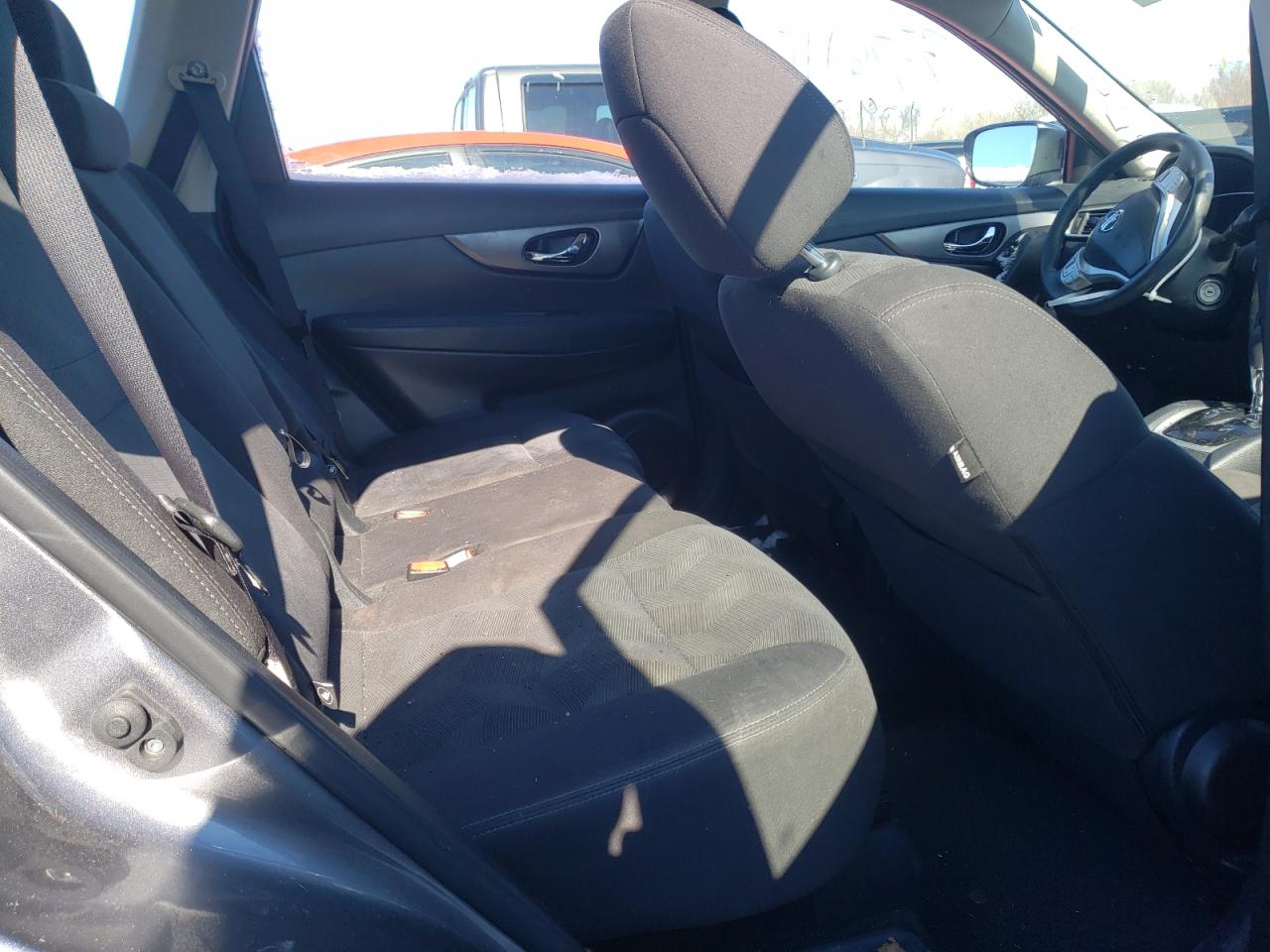 Photo 6 from auction – 2016 NISSAN ROGUE S with VIN KNMAT2MV9GP670855