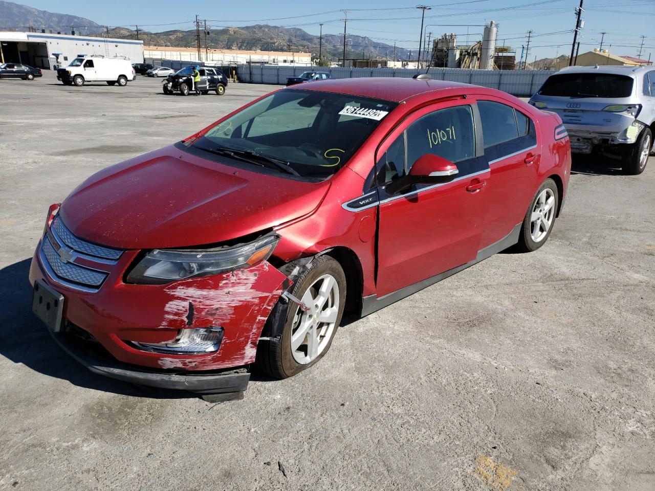 Photo 2 from auction – 2015 CHEVROLET VOLT with VIN 1G1RC6E42FU105842