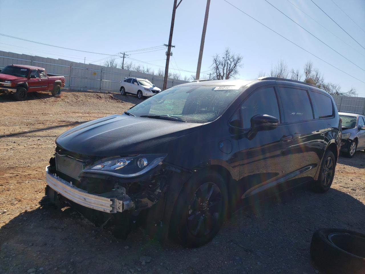 Фото 2 с аукциона – 2020 CHRYSLER PACIFICA H с VIN 2C4RC1N73LR257884