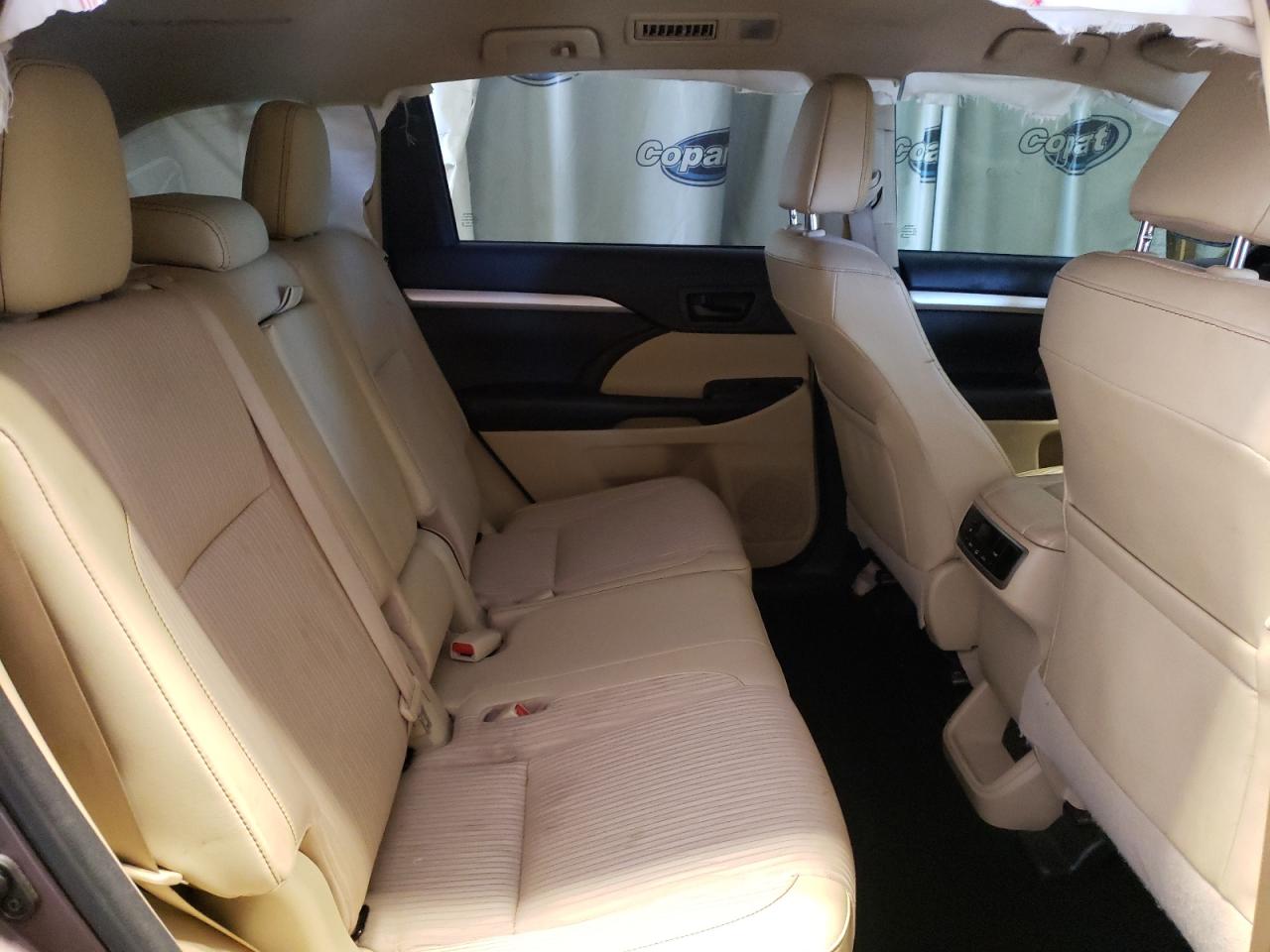 Photo 6 from auction – 2018 TOYOTA HIGHLANDER with VIN 5TDZZRFH3JS235652