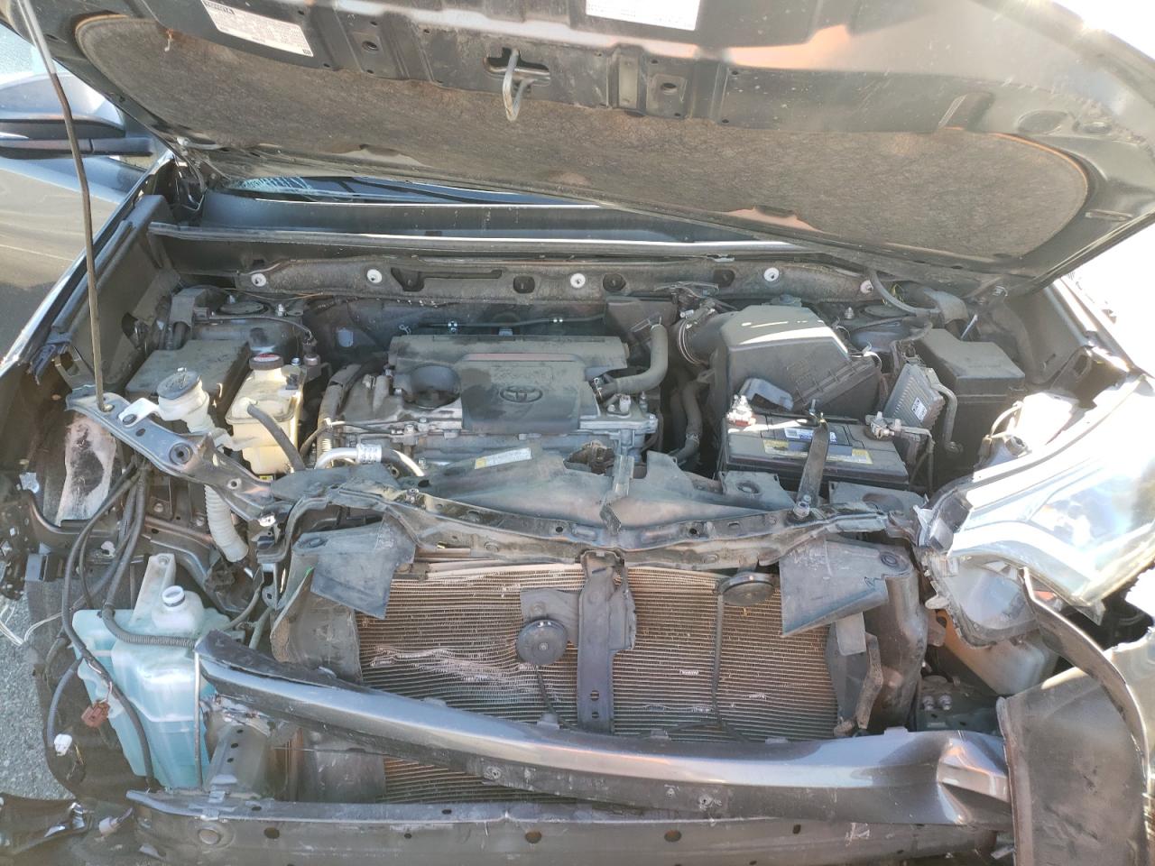 Photo 7 from auction – 2016 TOYOTA RAV4 XLE with VIN JTMWFREV2GJ074168