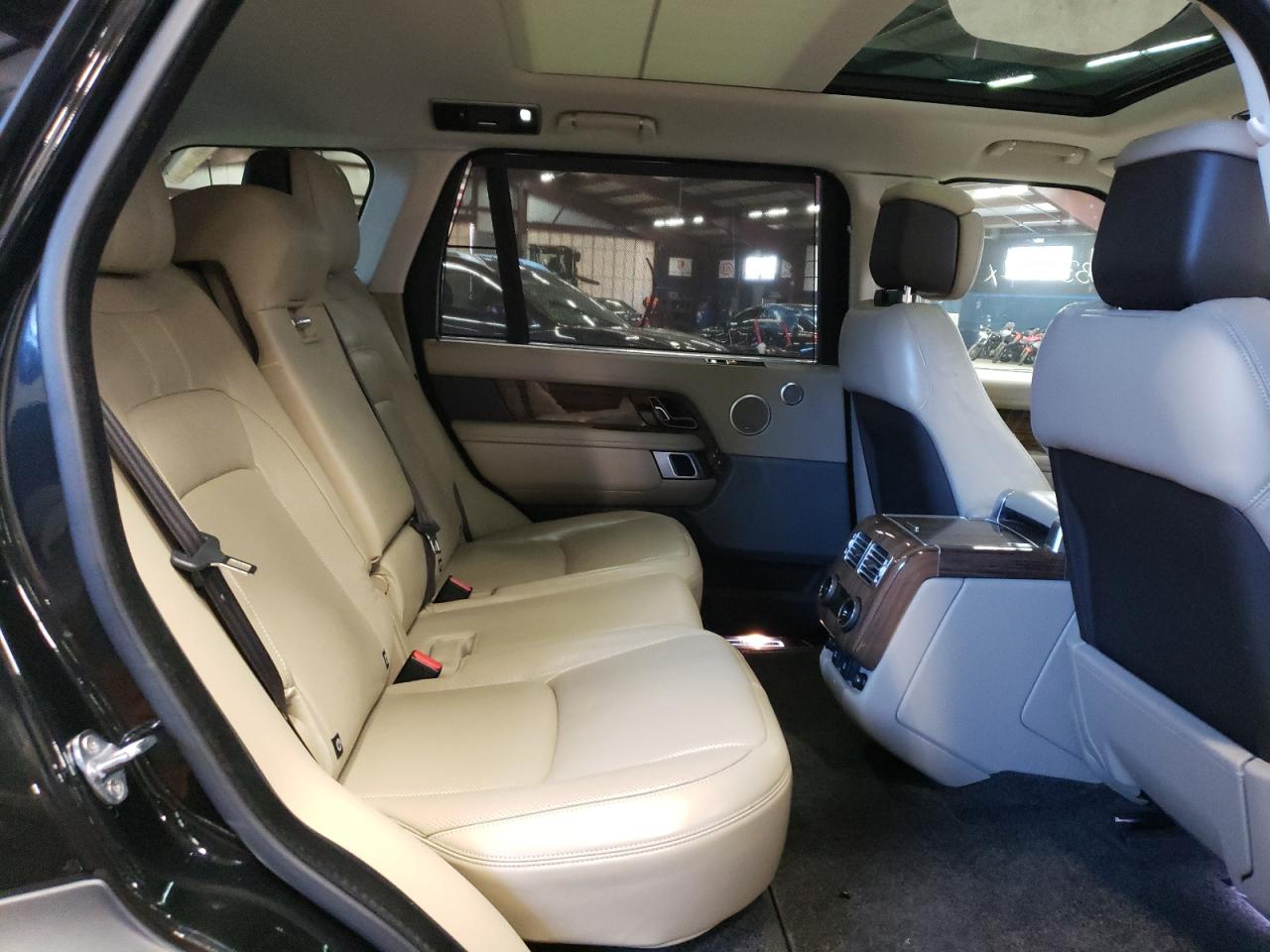 Photo 6 from auction – 2018 LAND ROVER RANGE ROVE with VIN SALGS5RE7JA387946