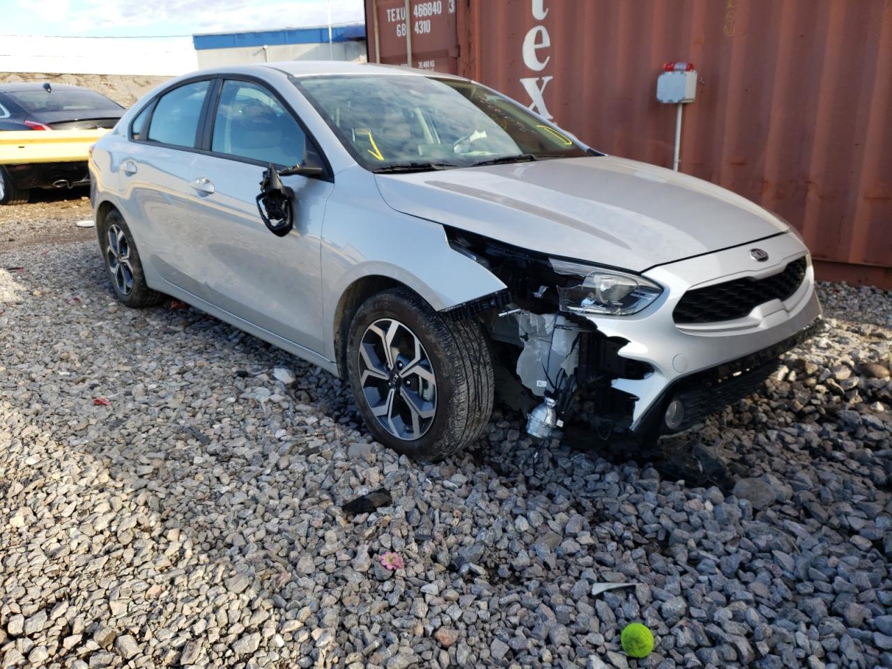 KIA FORTE FE 2021 with VIN 3KPF24AD3ME365685 - Photo from auction