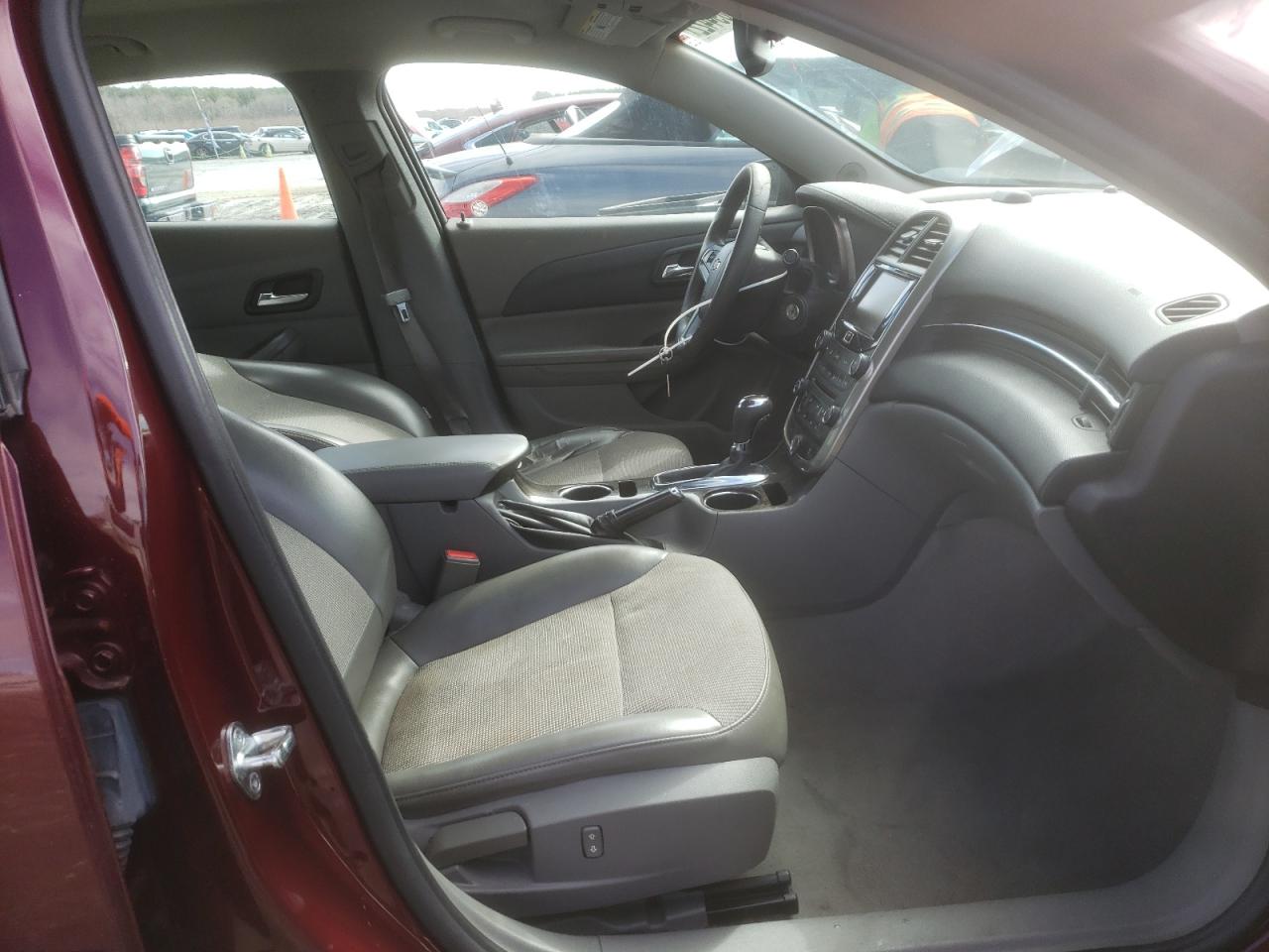 Photo 5 from auction – 2015 CHEVROLET MALIBU 1LT with VIN 1G11C5SL4FF333994