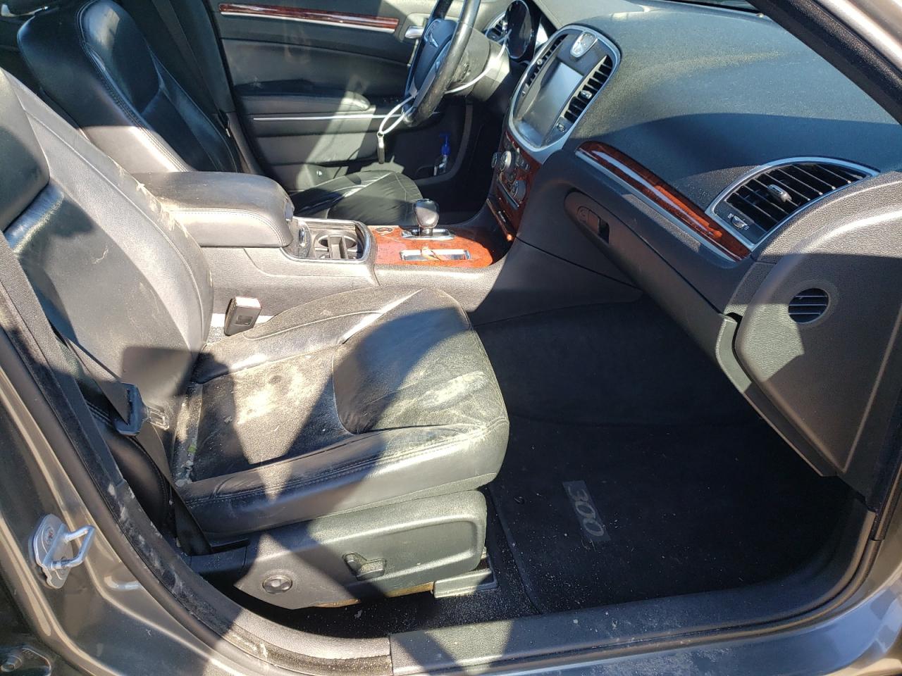 Photo 5 from auction – 2012 CHRYSLER 300 LIMITE with VIN 2C3CCACG0CH166574