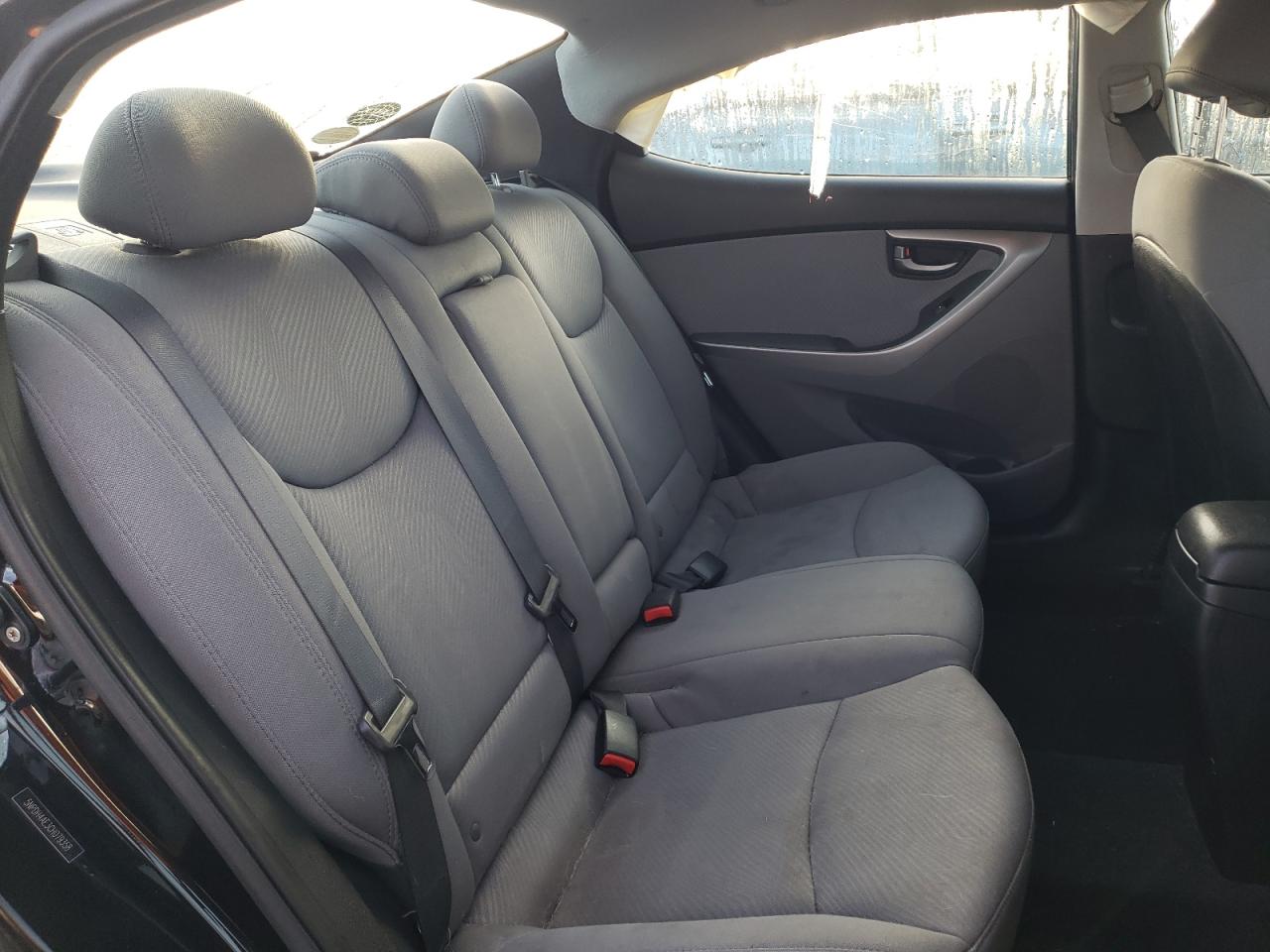 Photo 6 from auction – 2012 HYUNDAI ELANTRA GL with VIN 5NPDH4AE3CH079358