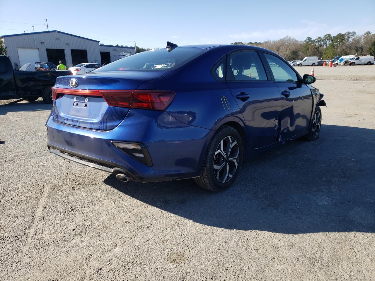 Photo 4 from auction – 2021 KIA FORTE FE with VIN 3KPF24AD9ME265462
