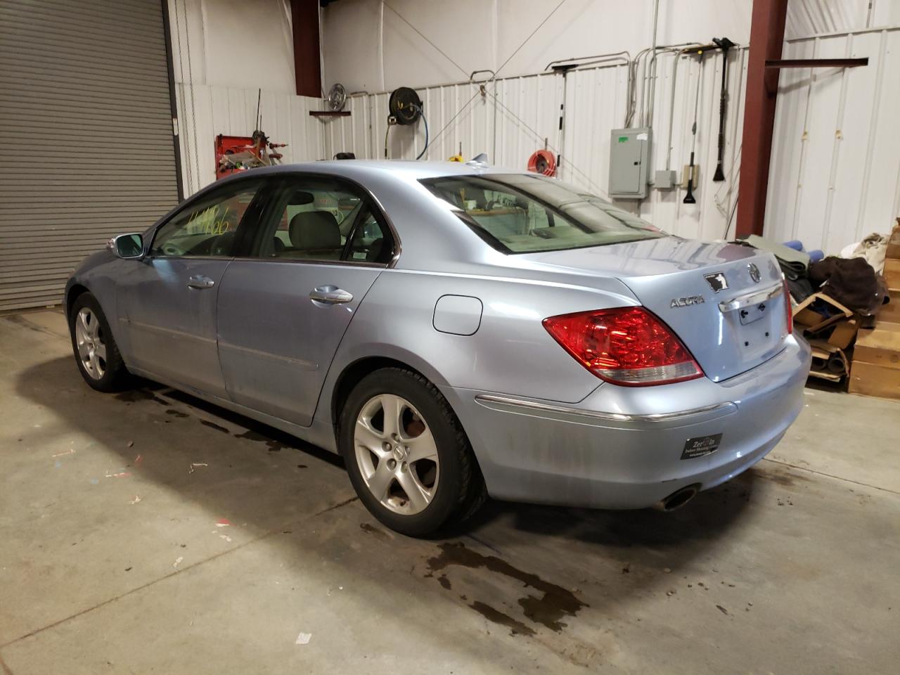 Photo 3 from auction – 2005 ACURA RL with VIN JH4KB16505C015792
