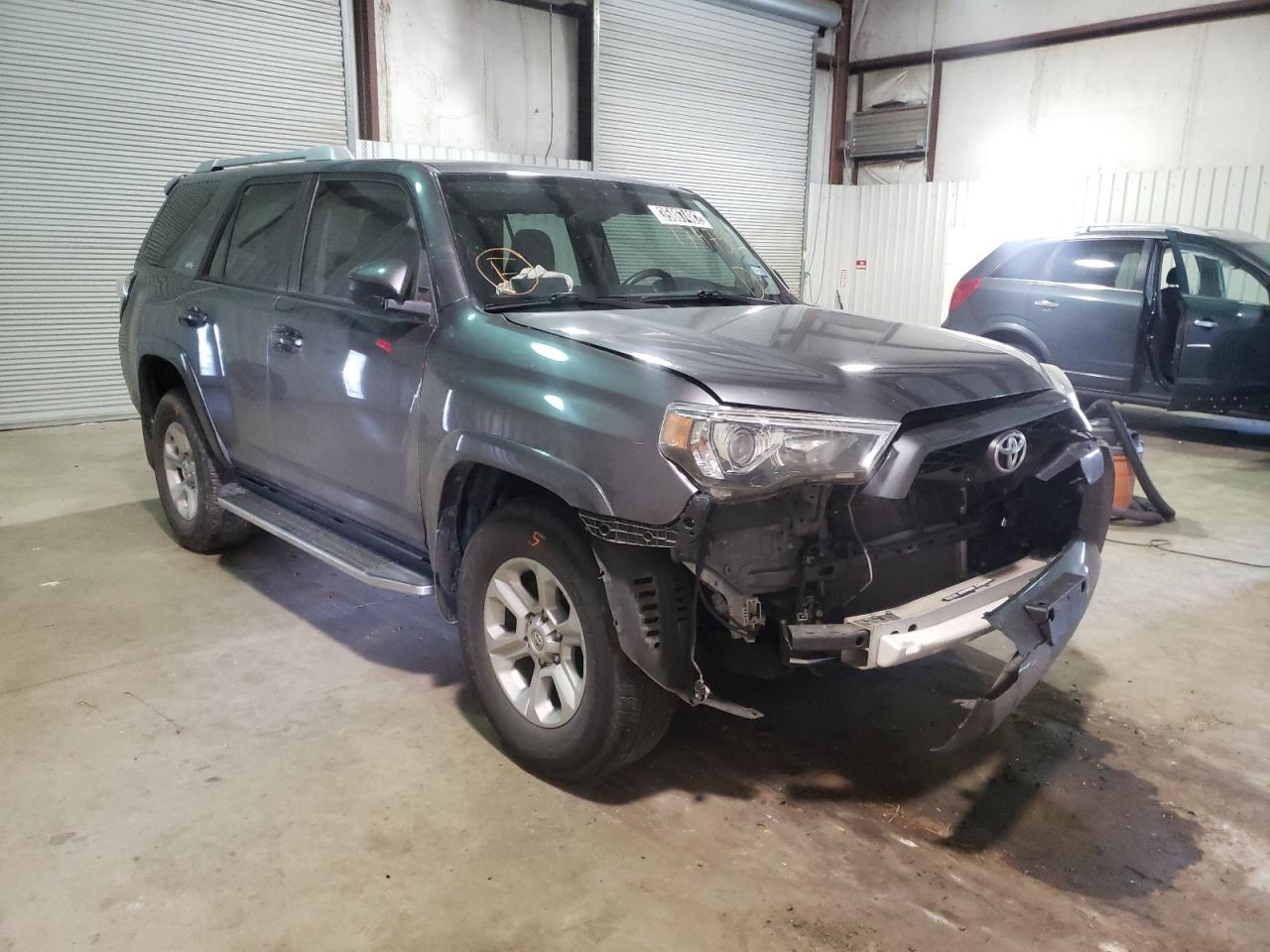 TOYOTA 4RUNNER SR 2018 with VIN JTEZU5JR7J5174752 - Photo from auction
