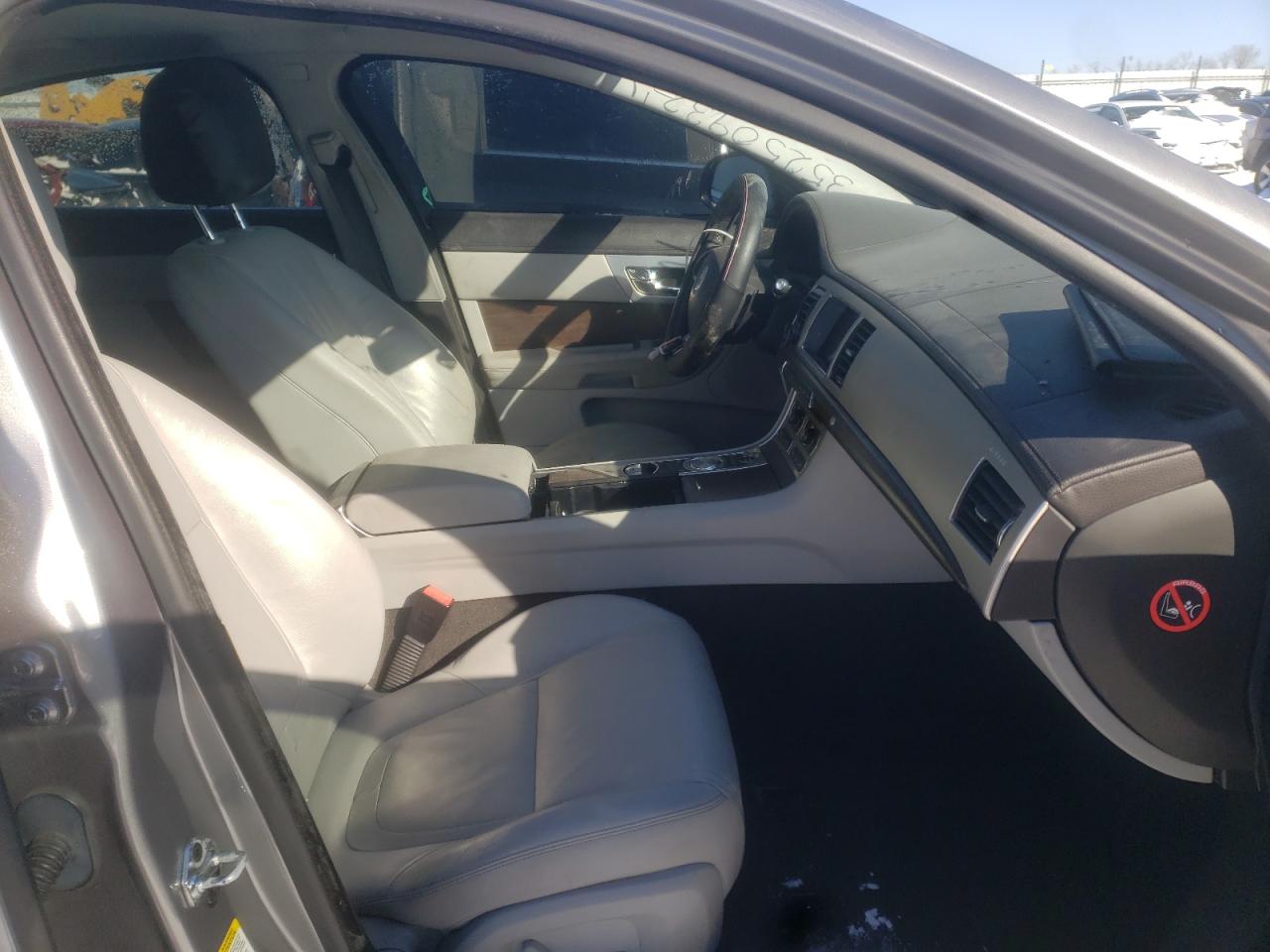 Photo 5 from auction – 2013 JAGUAR XF with VIN SAJWJ0EF4D8S85170