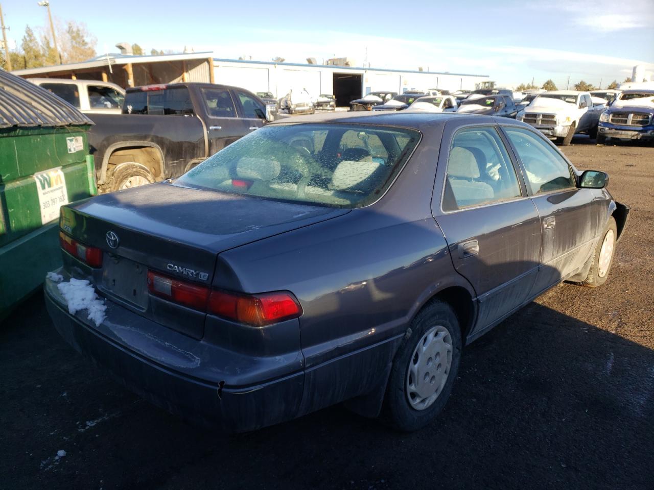 Photo 4 from auction – 1997 TOYOTA CAMRY CE with VIN 4T1BG22K8VU071117