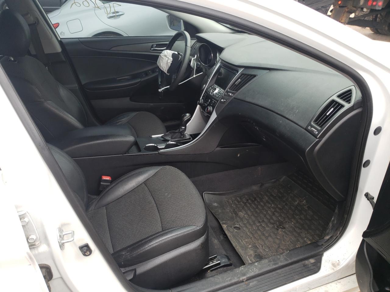 Photo 5 from auction – 2012 HYUNDAI SONATA SE with VIN 5NPEC4AC8CH329453