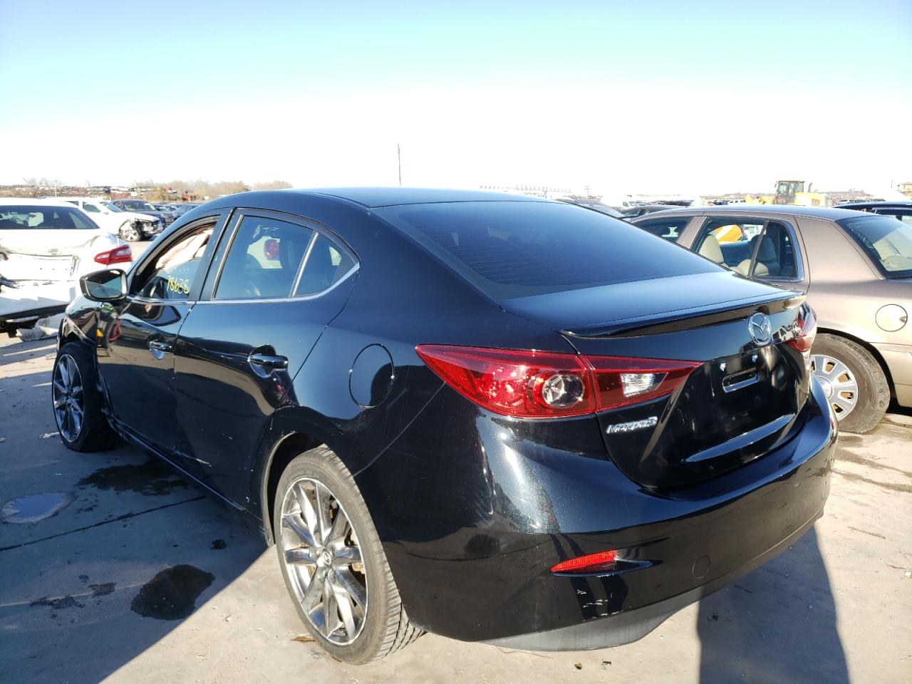 Photo 3 from auction – 2018 MAZDA 3 TOURING with VIN 3MZBN1V39JM180285