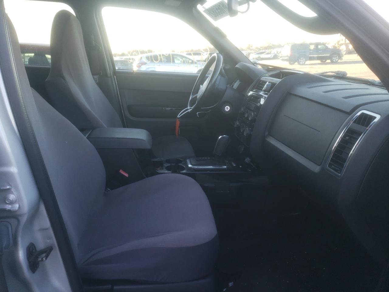 Photo 5 from auction – 2011 FORD ESCAPE XLT with VIN 1FMCU9DG1BKC28900