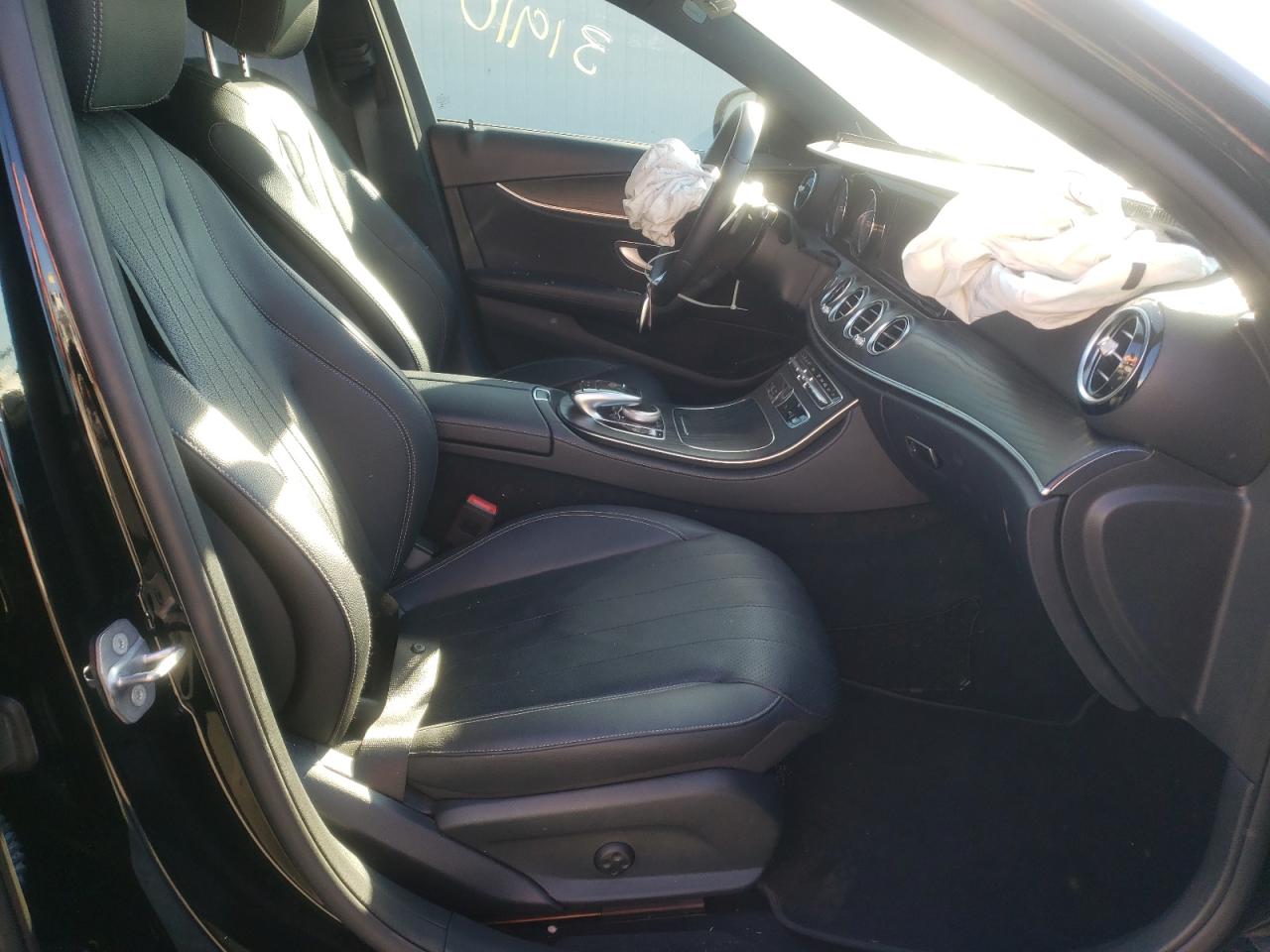 Photo 5 from auction – 2018 MERCEDES-BENZ E 300 with VIN WDDZF4JB2JA382742