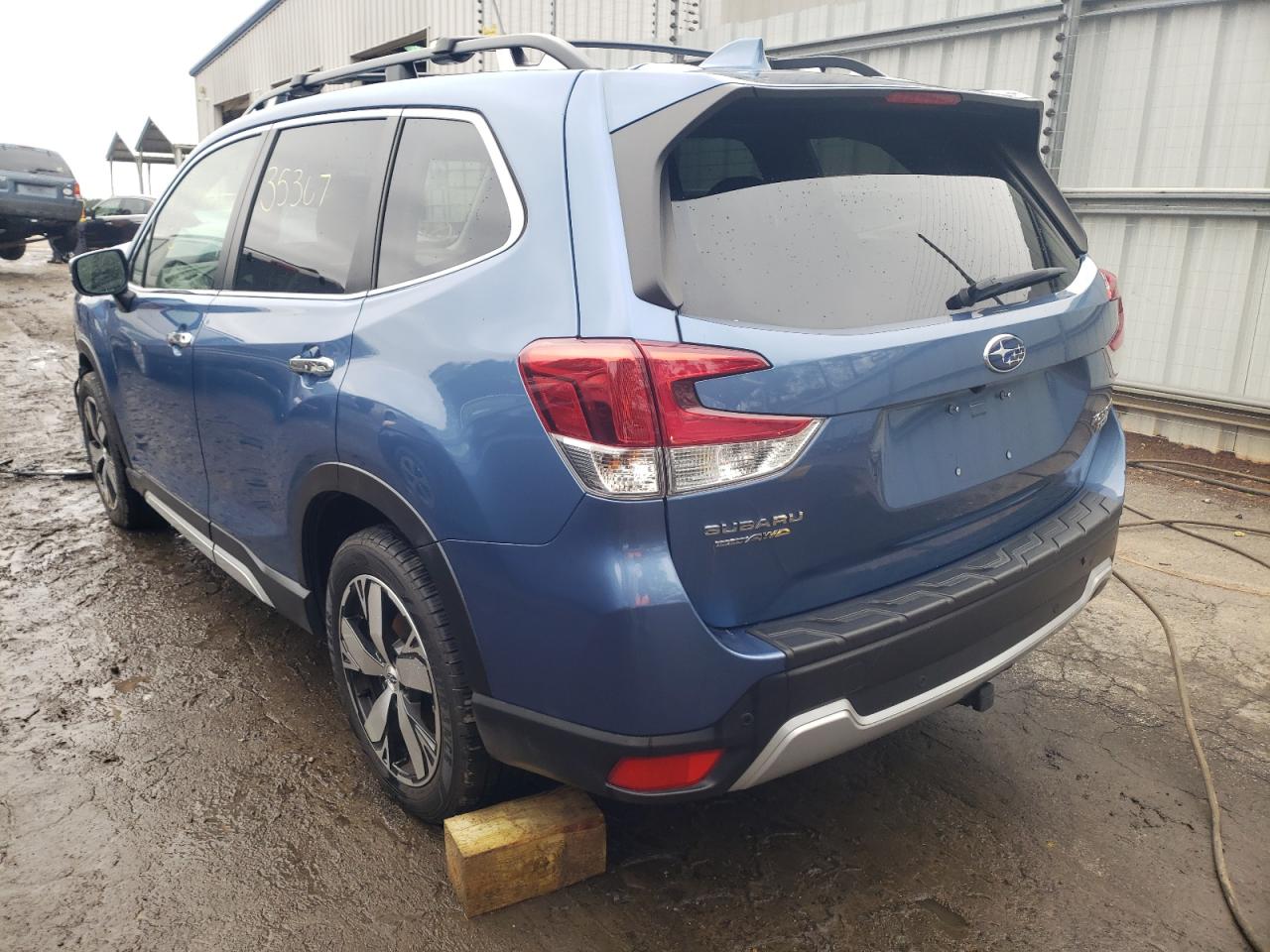Photo 3 from auction – 2019 SUBARU FORESTER T with VIN JF2SKAWC9KH475727