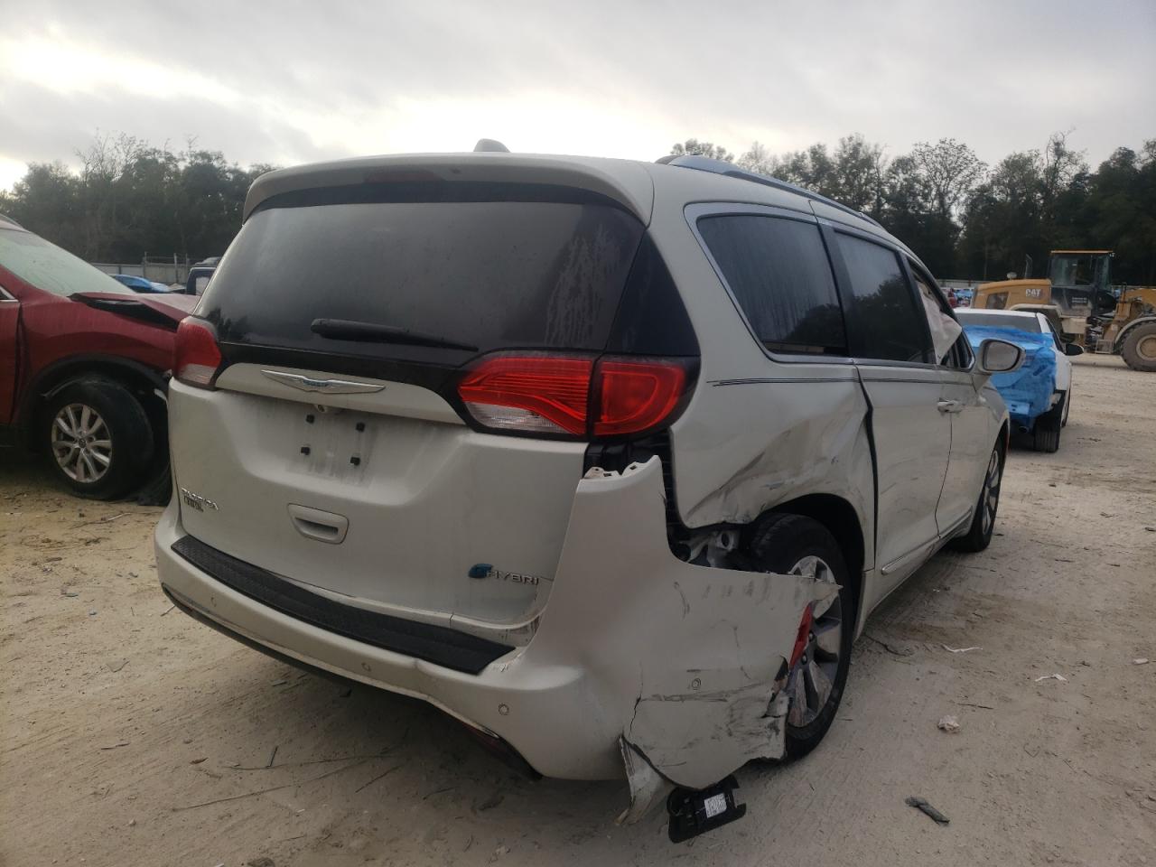 Photo 4 from auction – 2017 CHRYSLER PACIFICA E with VIN 2C4RC1N77HR692172