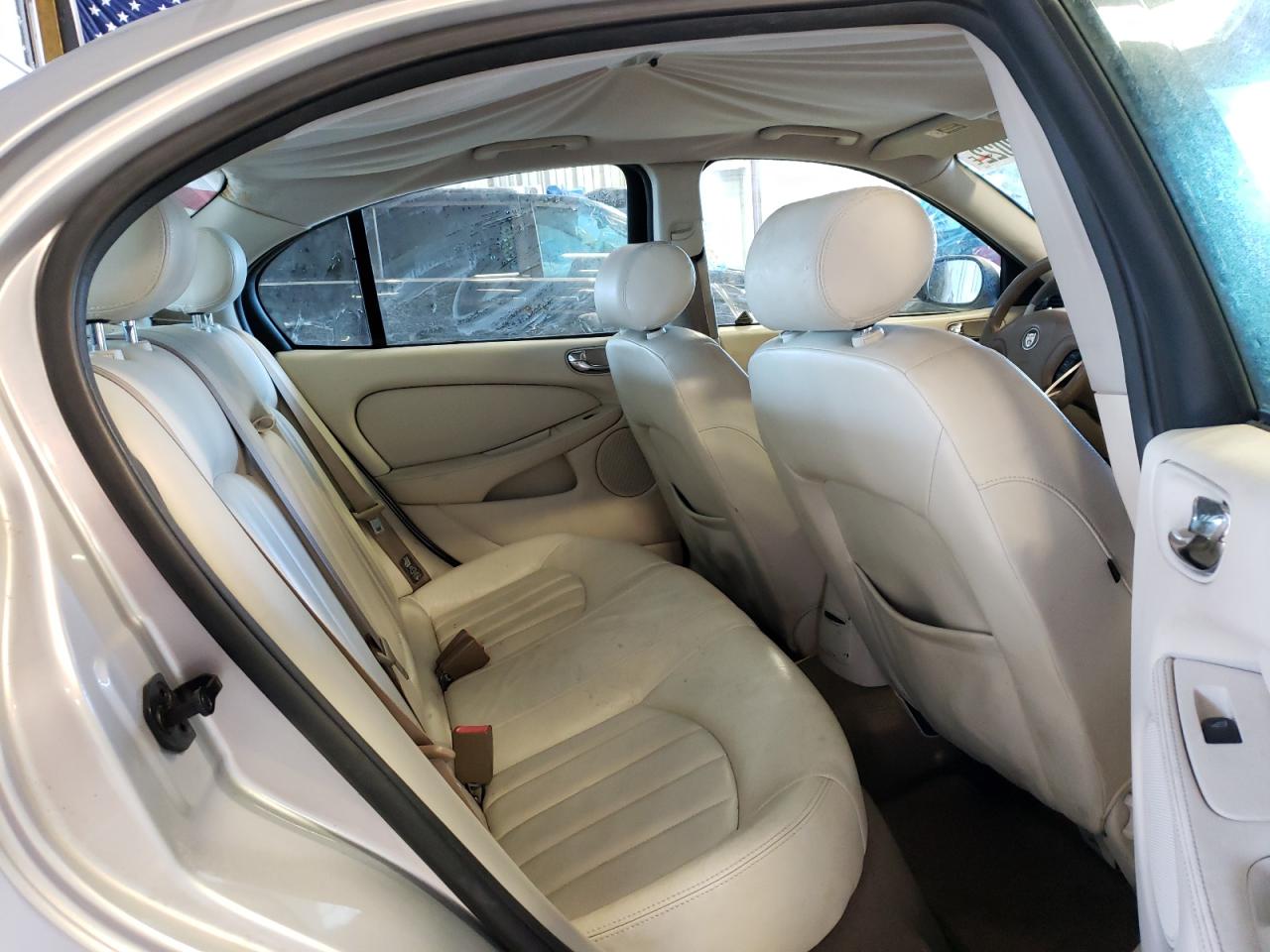 Photo 6 from auction – 2003 JAGUAR X-TYPE 2.5 with VIN SAJEB52D73XD00048