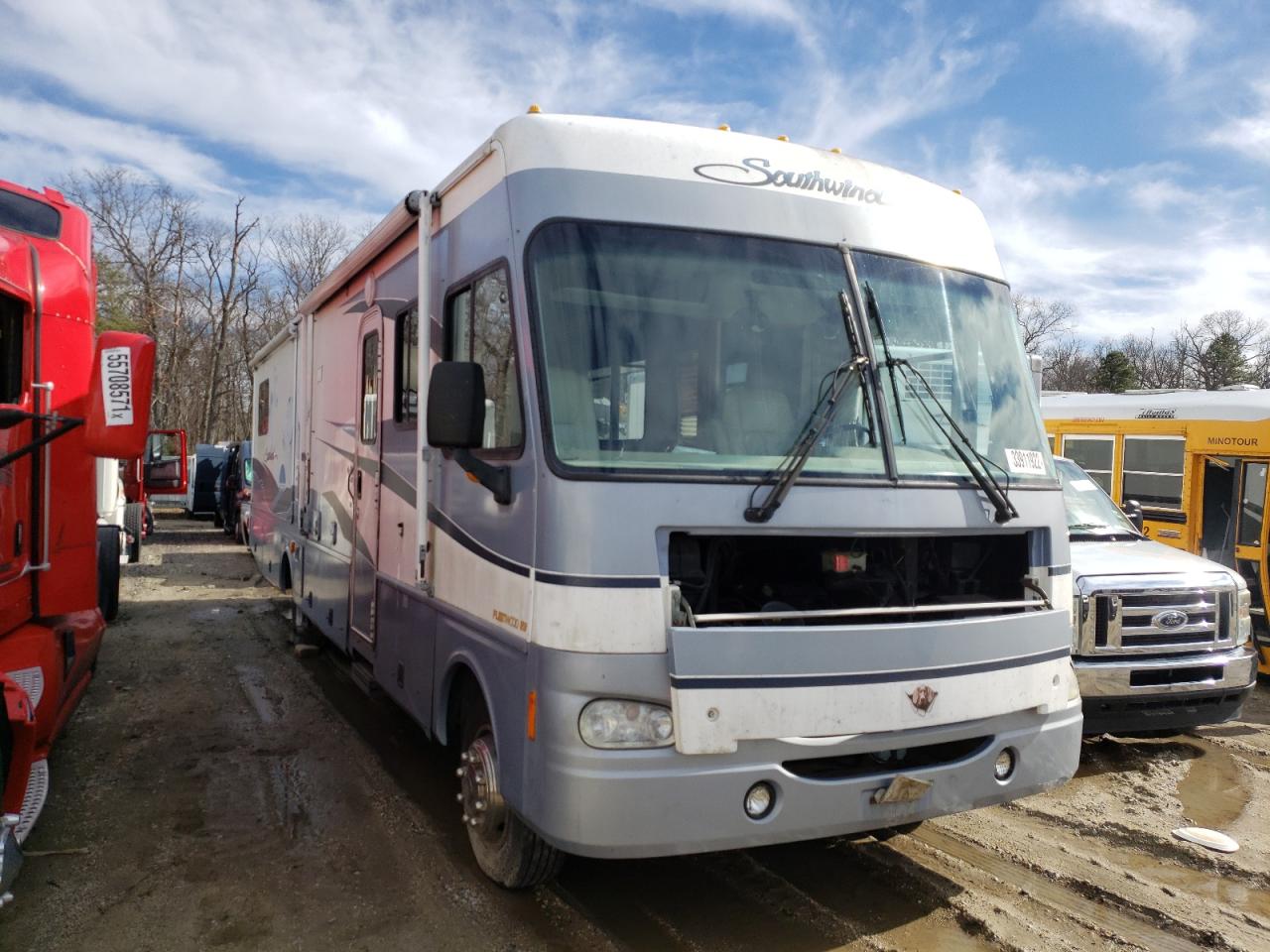 FLEETWOOD RV 2002 with VIN 5B4MP67GX23347135 - Photo from auction