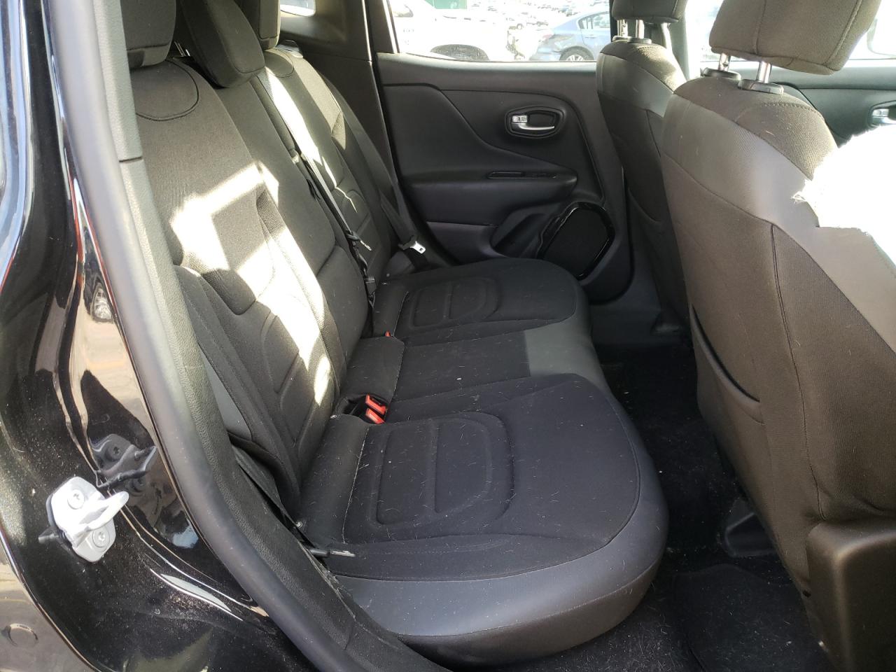 Photo 6 from auction – 2016 JEEP RENEGADE L with VIN ZACCJBBT4GPD97407