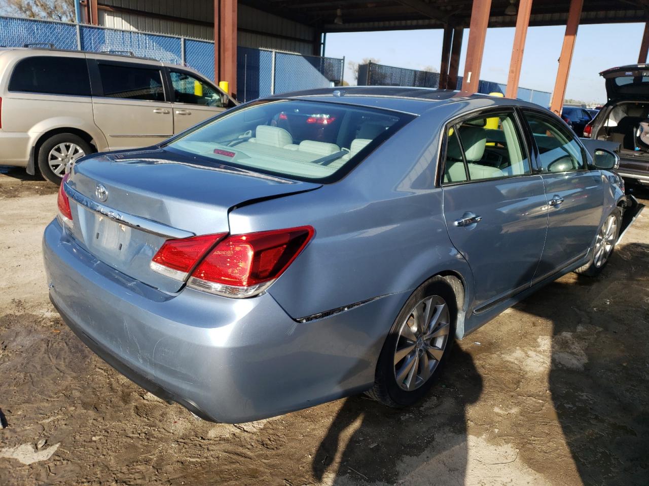 Photo 4 from auction – 2011 TOYOTA AVALON BAS with VIN 4T1BK3DB7BU377609