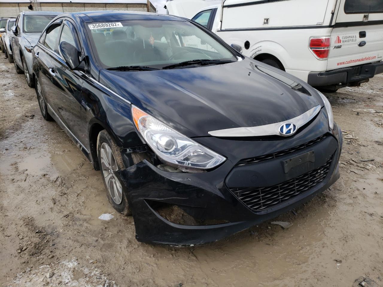 HYUNDAI SONATA HYB 2015 with VIN KMHEC4A49FA122070 - Photo from auction