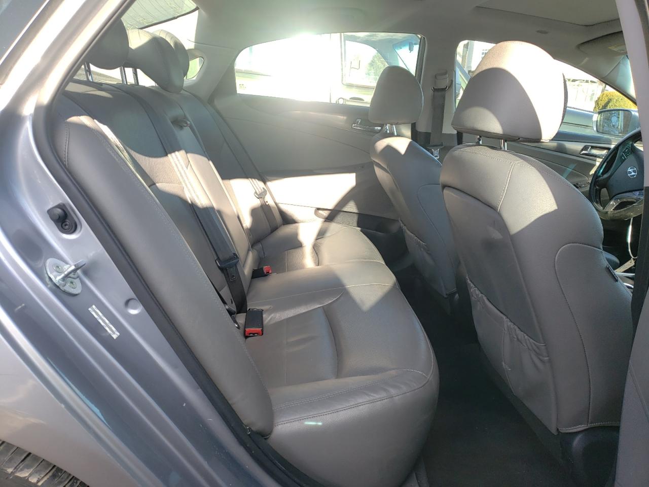 Photo 6 from auction – 2014 HYUNDAI SONATA HYB with VIN KMHEC4A4XEA112582