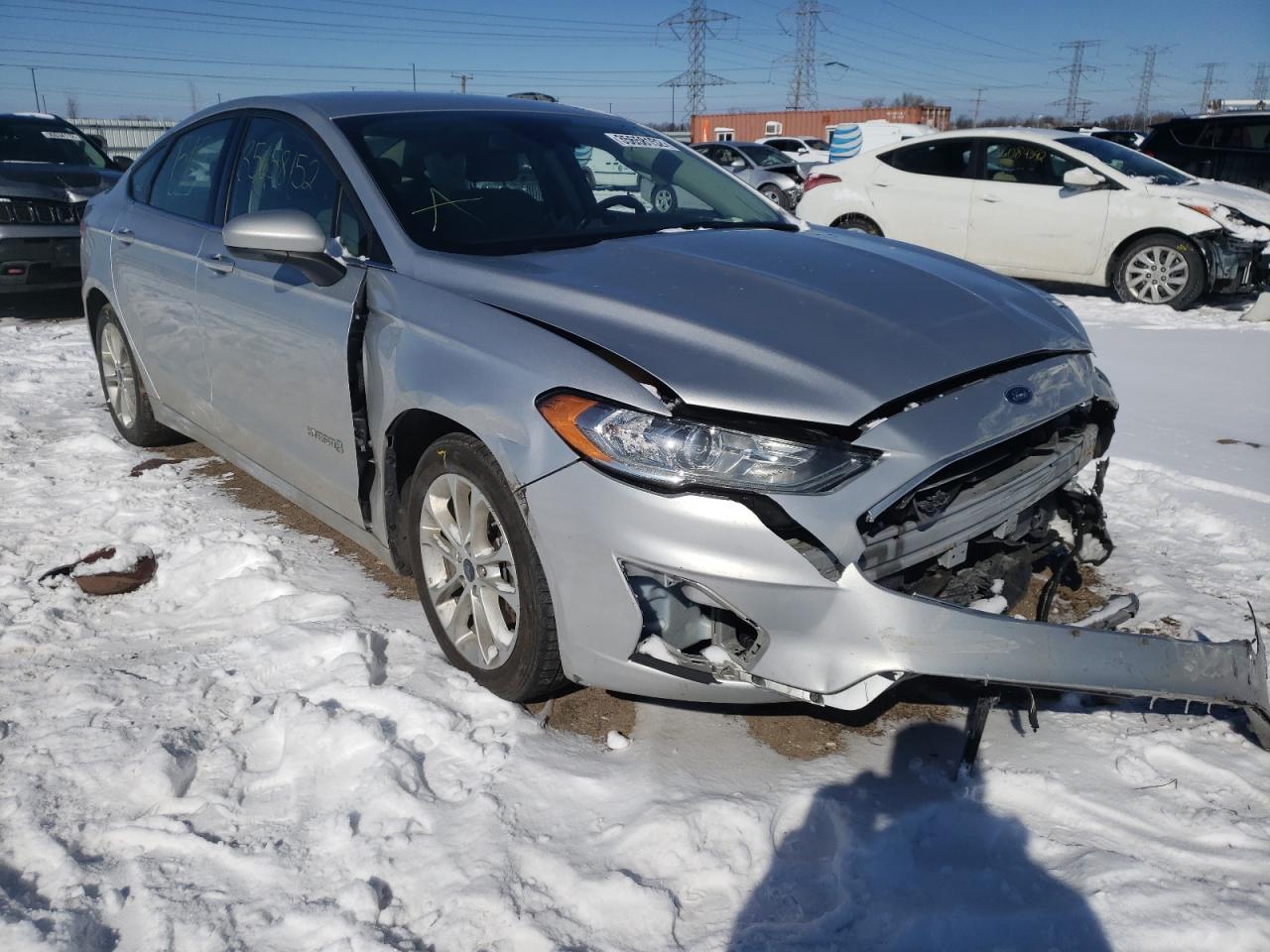 FORD FUSION SE 2019 with VIN 3FA6P0LU2KR205655 - Photo from auction