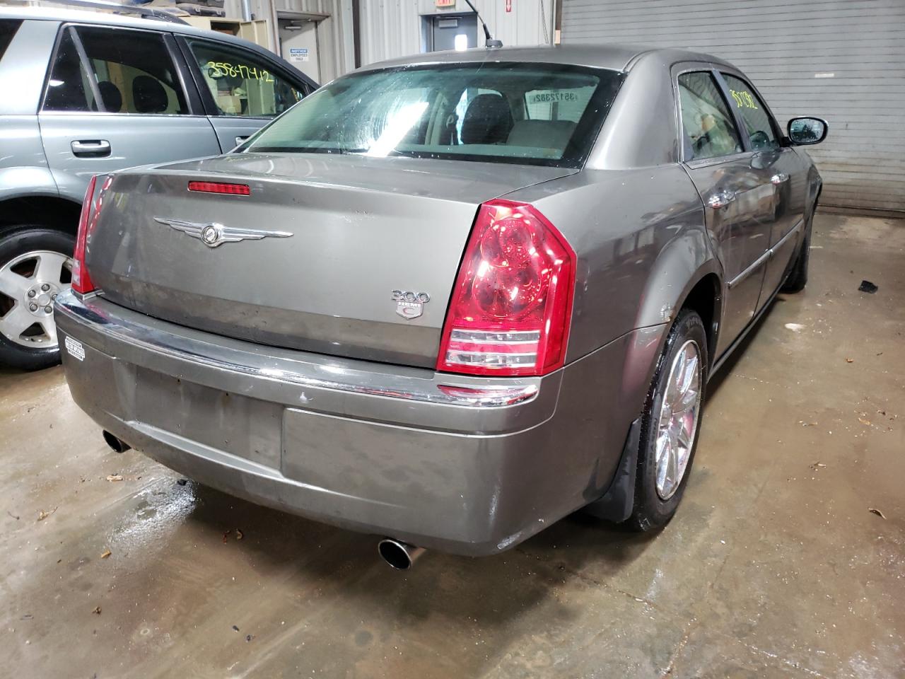 Photo 4 from auction – 2008 CHRYSLER 300C with VIN 2C3KA63H48H335820