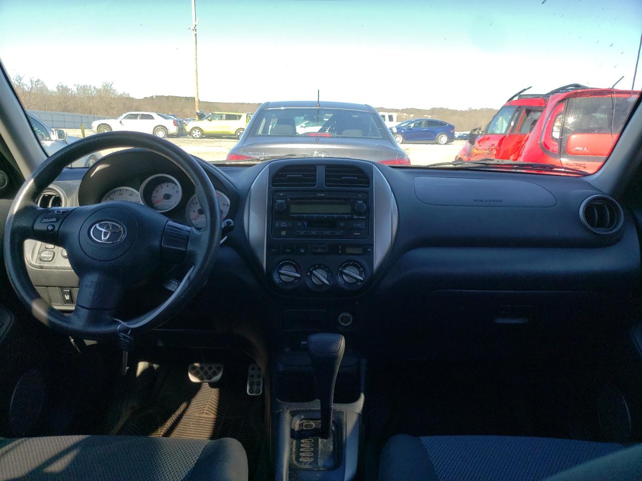 Photo 9 from auction – 2005 TOYOTA RAV4 with VIN JTEHD20VX56036096