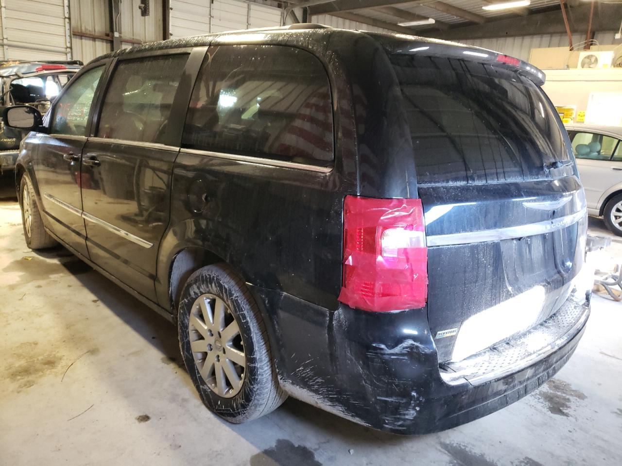 Photo 3 from auction – 2013 CHRYSLER TOWN & COU with VIN 2C4RC1BG3DR720290
