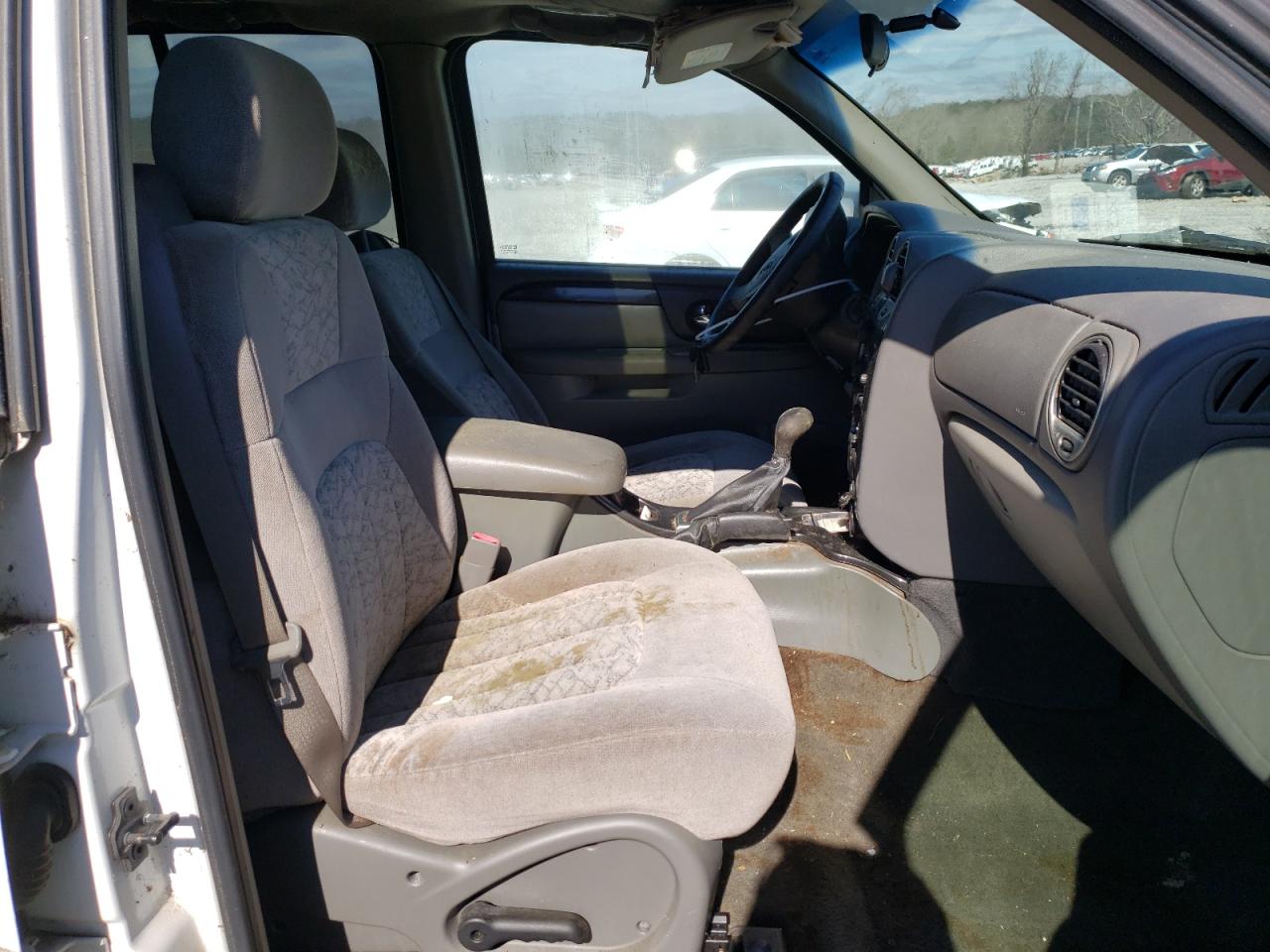 Photo 5 from auction – 2004 GMC ENVOY with VIN 1GKDS13S042177287