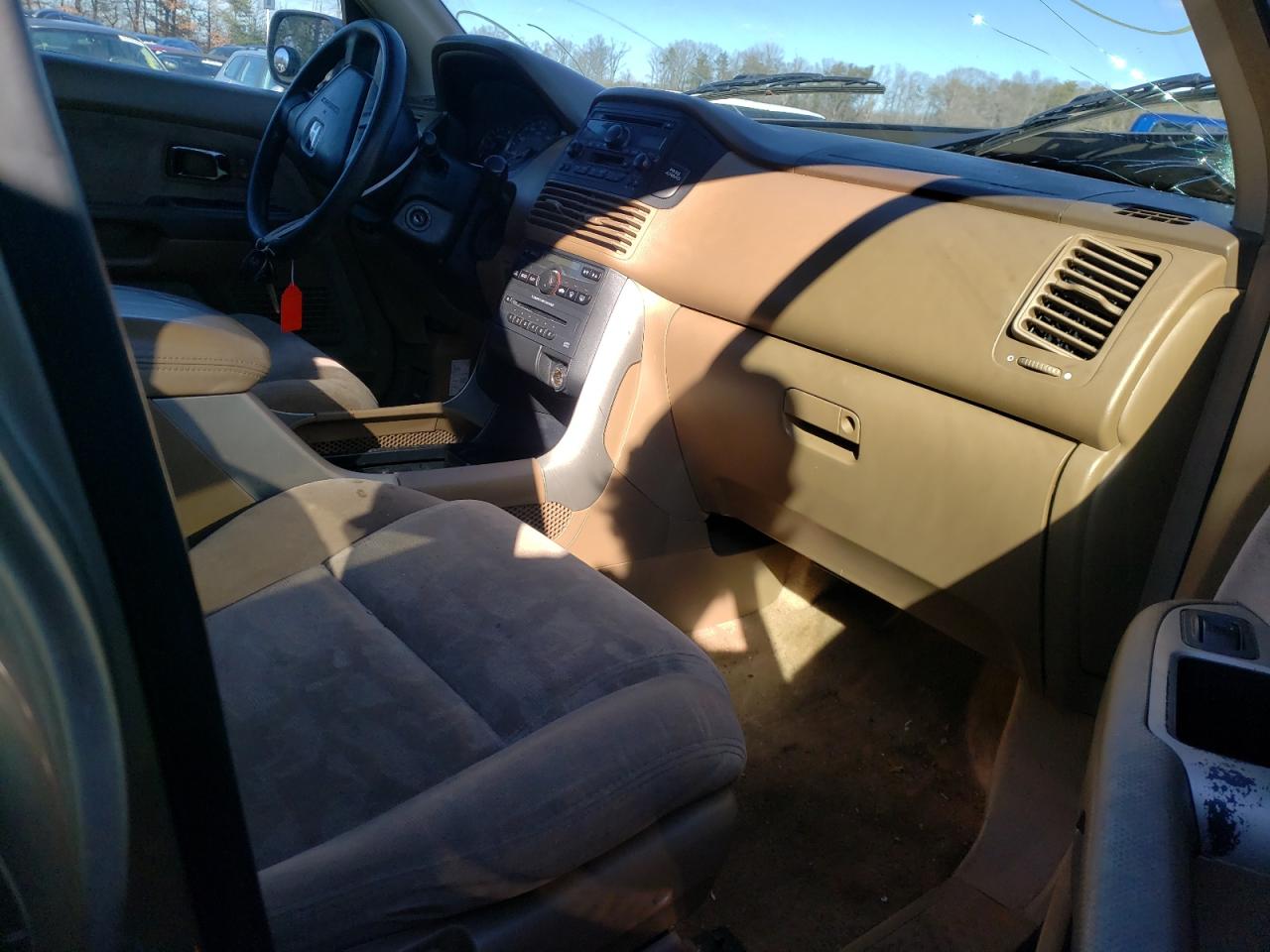 Photo 5 from auction – 2005 HONDA PILOT EX with VIN 2HKYF18465H501564