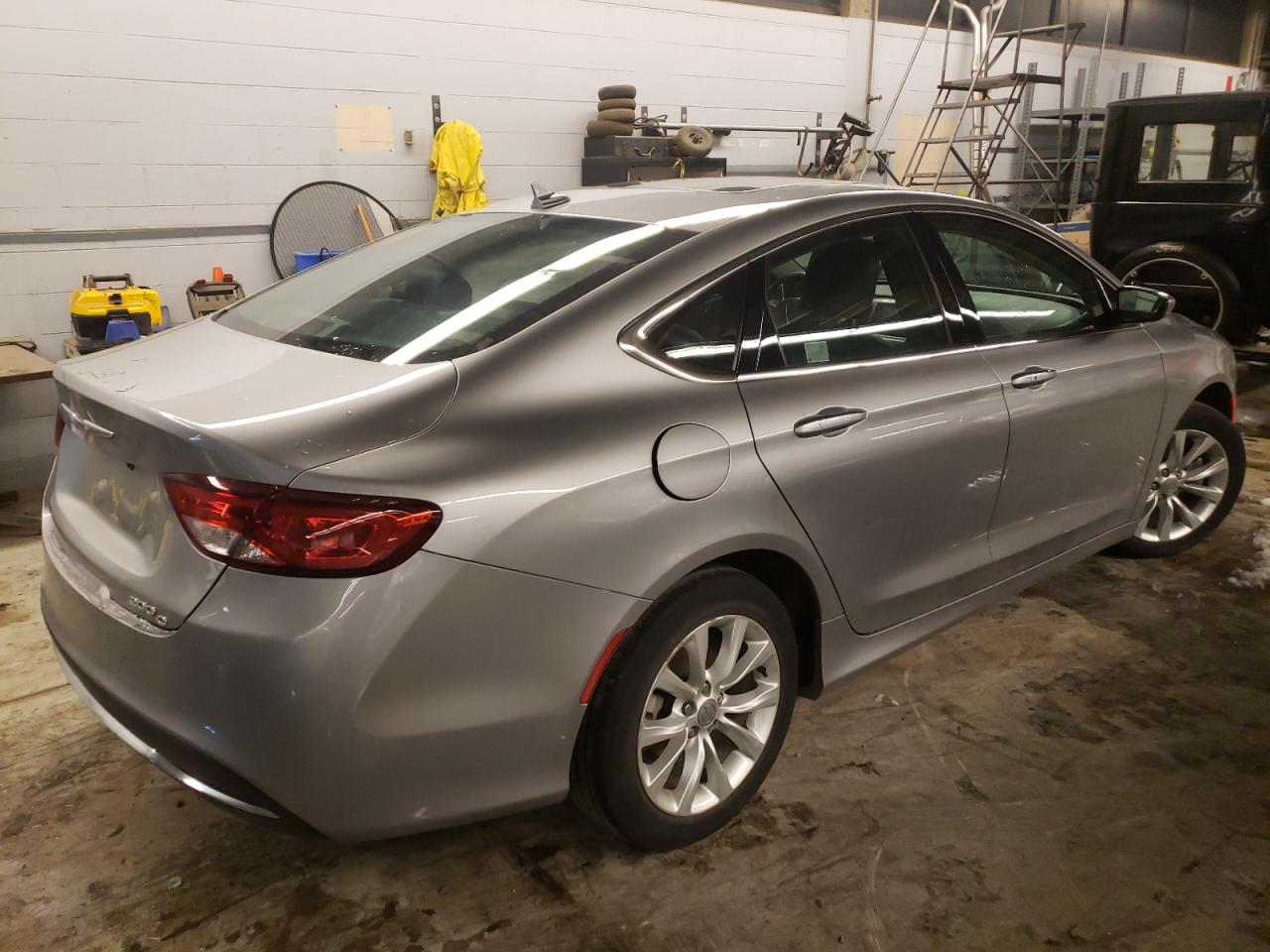Photo 4 from auction – 2015 CHRYSLER 200 C with VIN 1C3CCCCB2FN633716