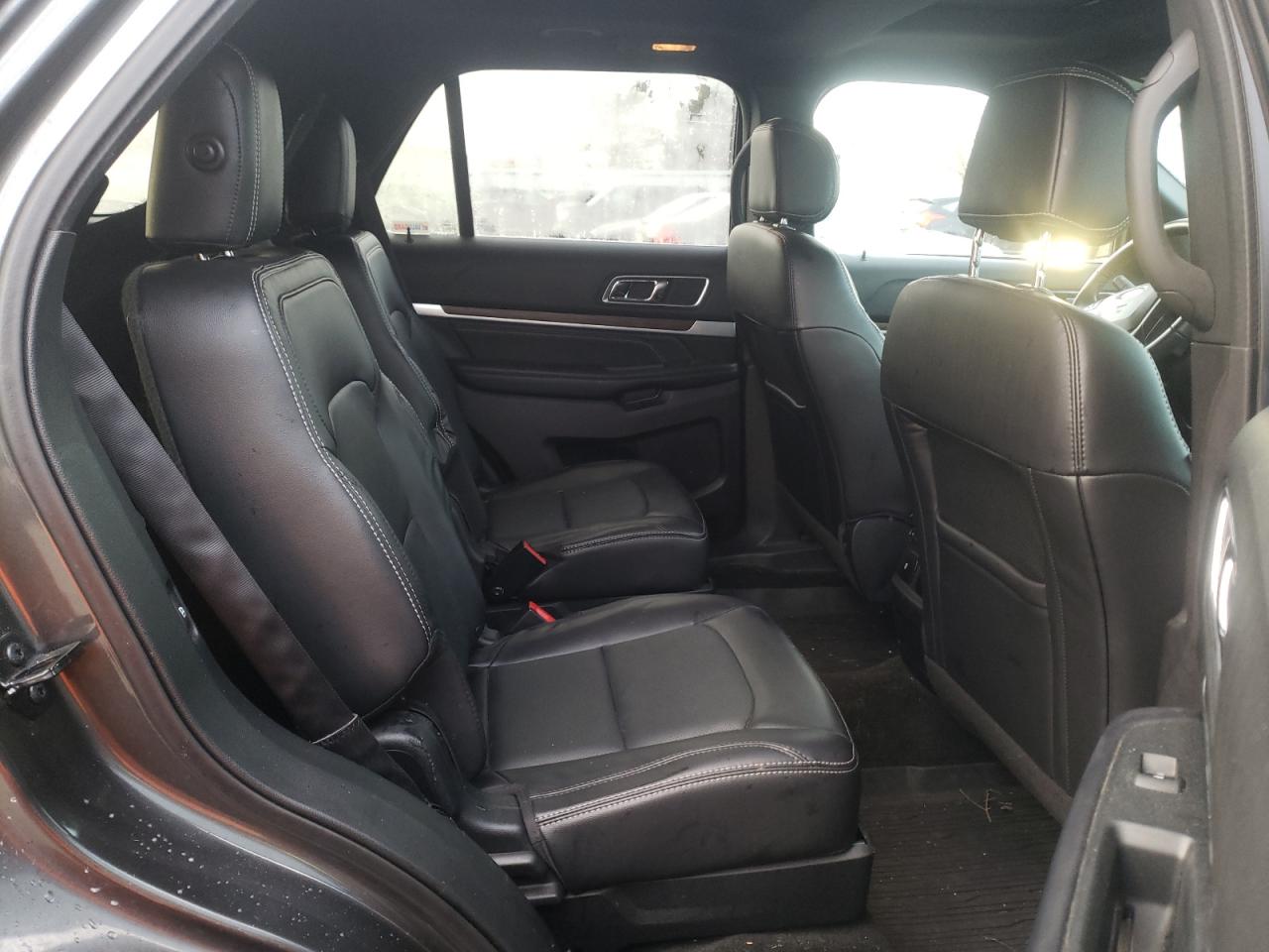 Photo 6 from auction – 2017 FORD EXPLORER L with VIN 1FM5K8F87HGD51563