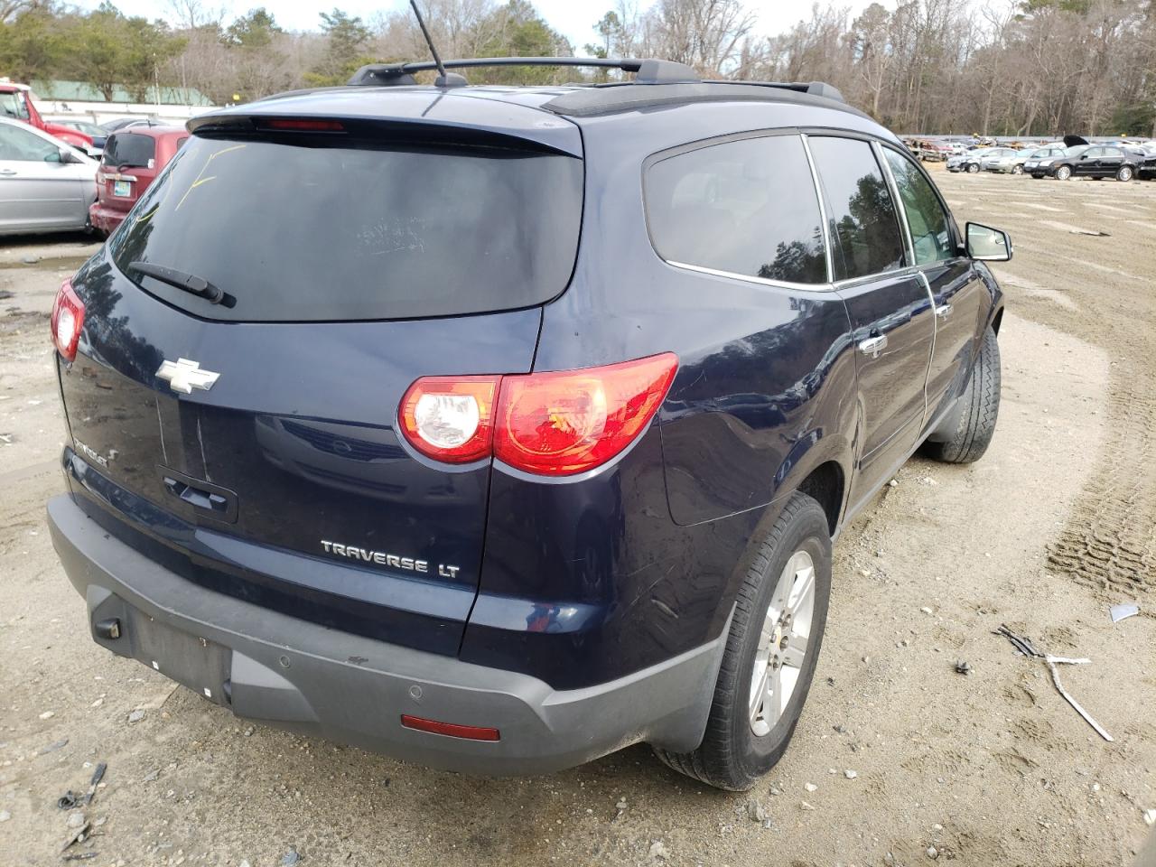Photo 4 from auction – 2010 CHEVROLET TRAVERSE L with VIN 1GNLRFED3AS117165