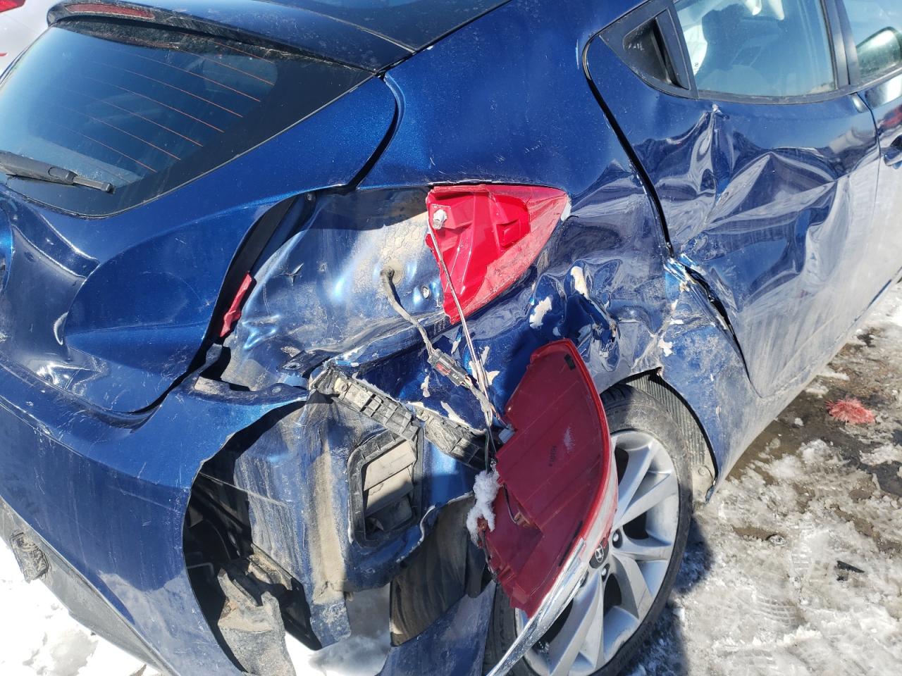 Photo 9 from auction – 2017 HYUNDAI VELOSTER with VIN KMHTC6AD5HU308225