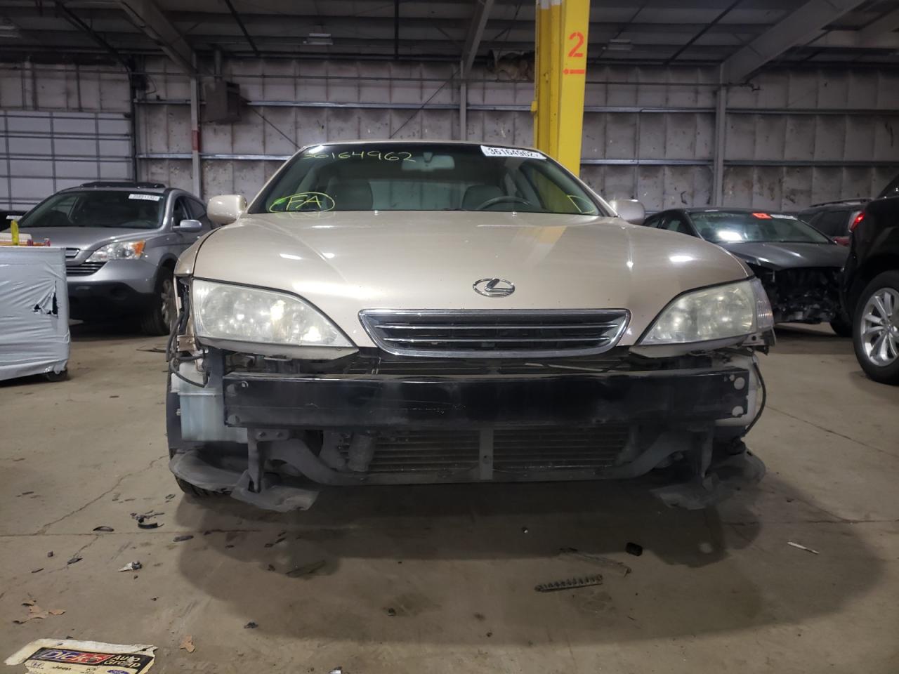 Photo 9 from auction – 2000 LEXUS ES 300 with VIN JT8BF28G6Y0268999