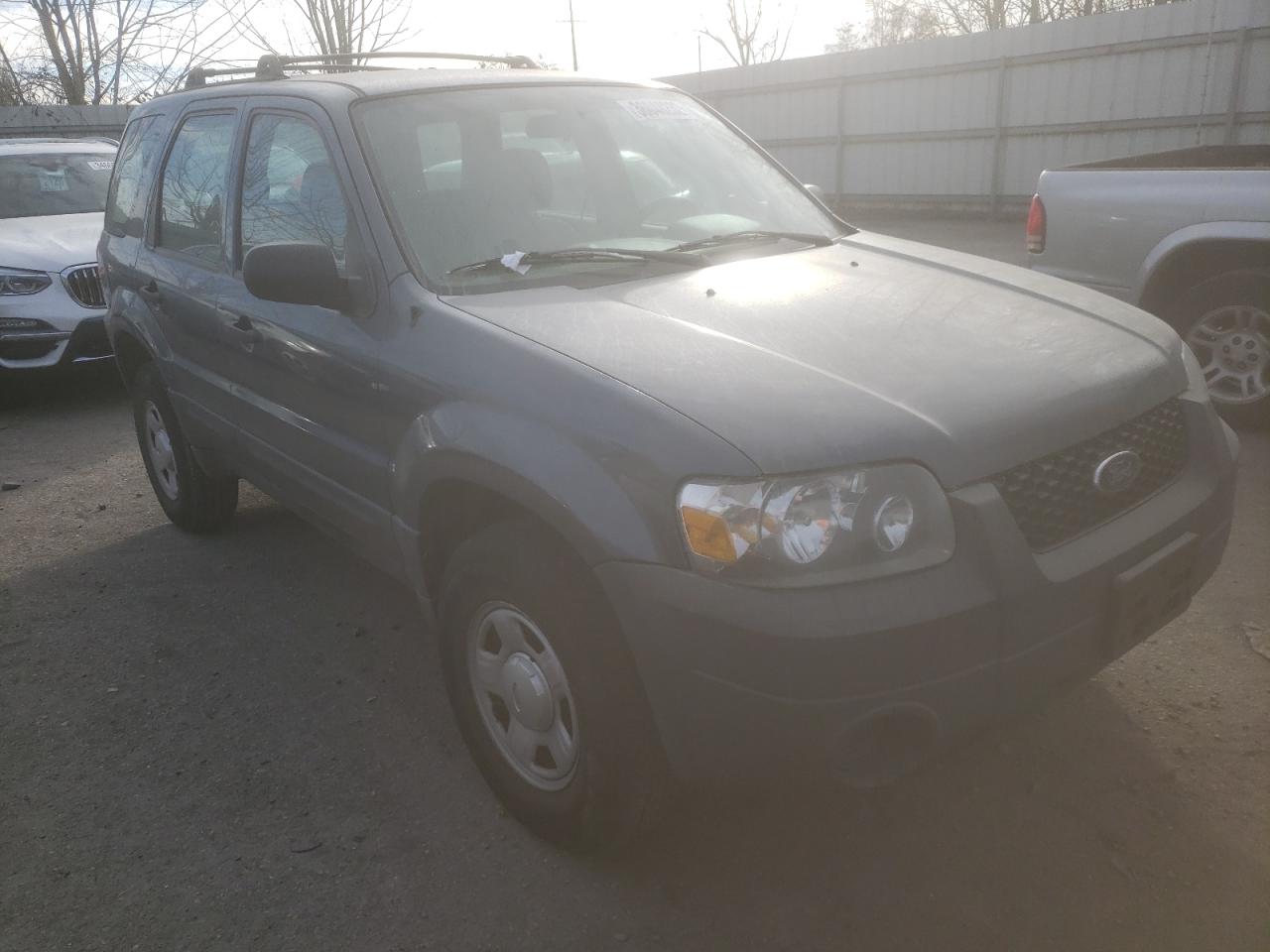 FORD ESCAPE XLS 2005 with VIN 1FMYU92Z65KA02527 - Photo from auction