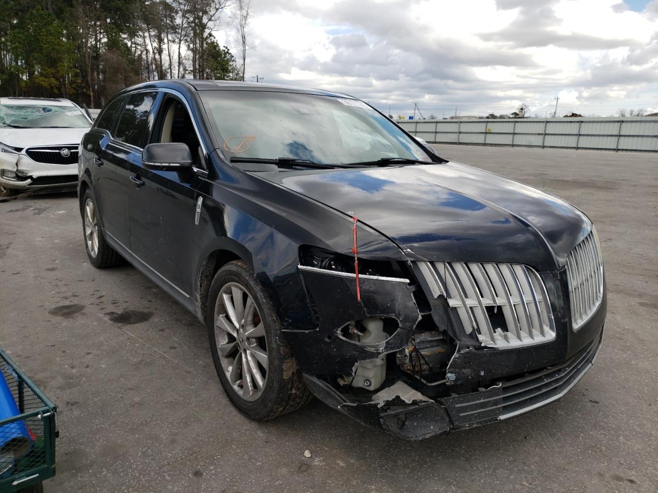 LINCOLN MKT 2011 with VIN 2LMHJ5AT2BBJ52207 - Photo from auction