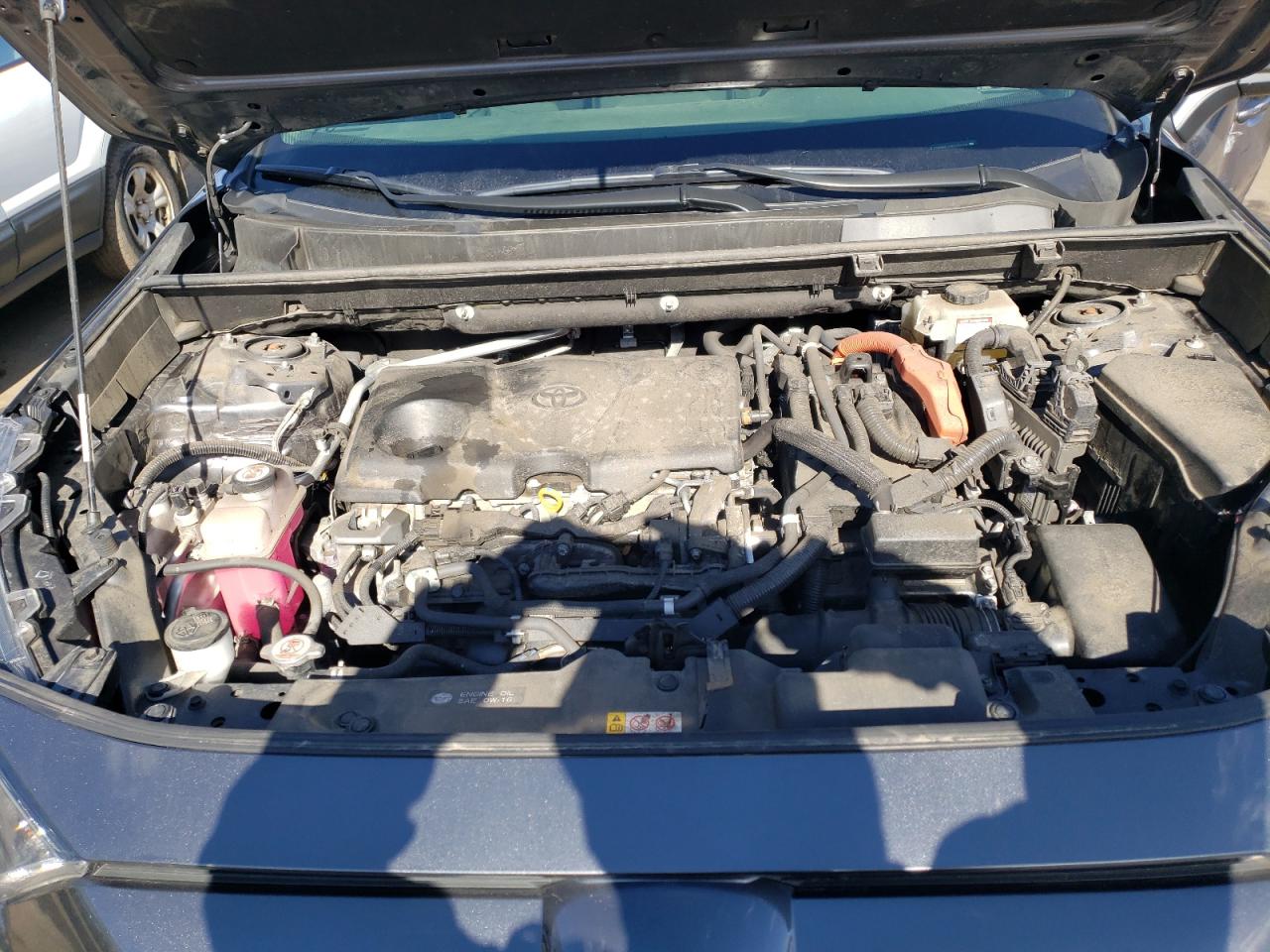 Photo 7 from auction – 2019 TOYOTA RAV4 LE with VIN JTMMWRFV7KD033659