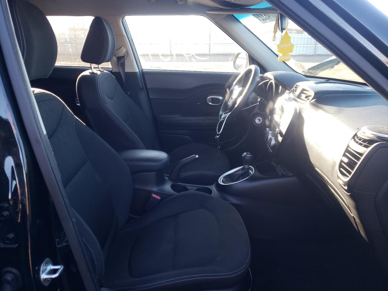 Photo 5 from auction – 2015 KIA SOUL with VIN KNDJN2A29F7755214